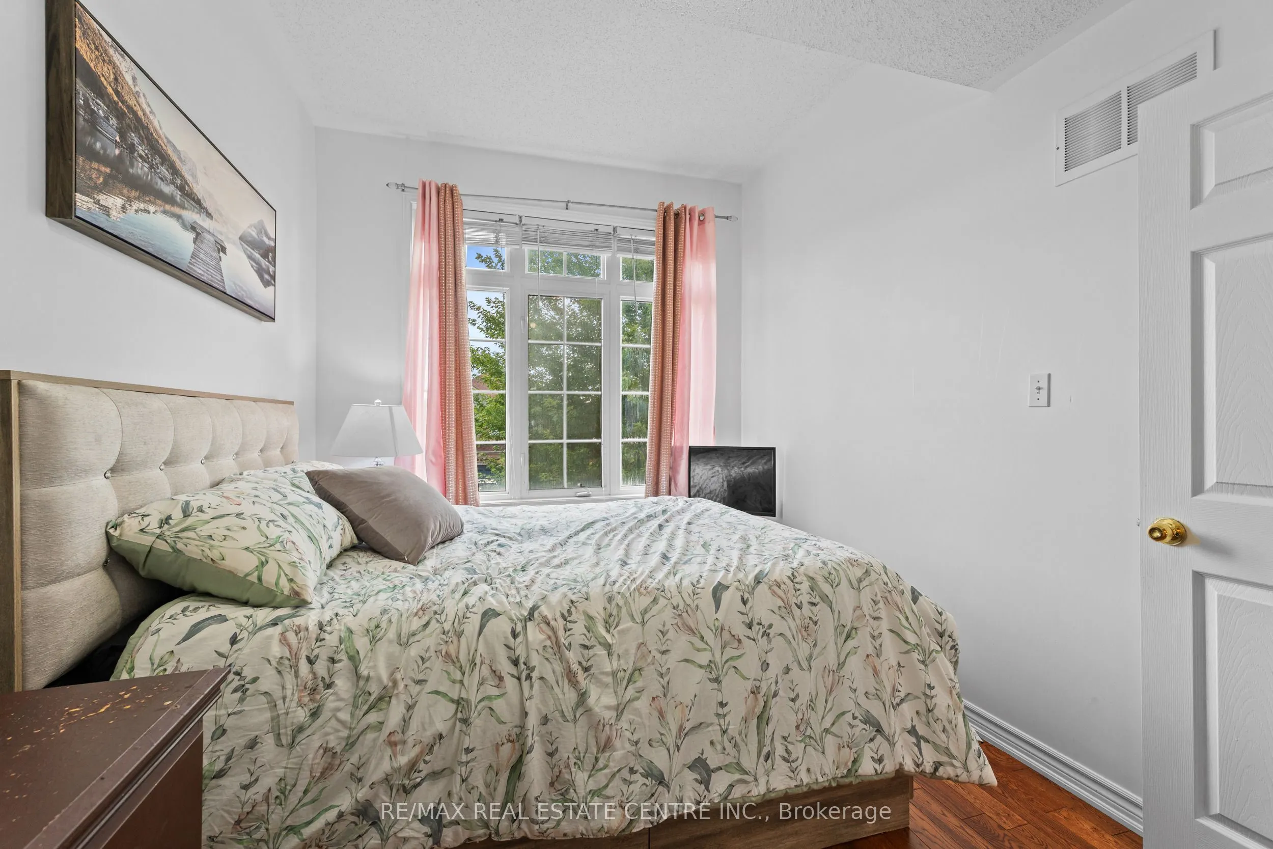 165 Zia Dodda Crescent