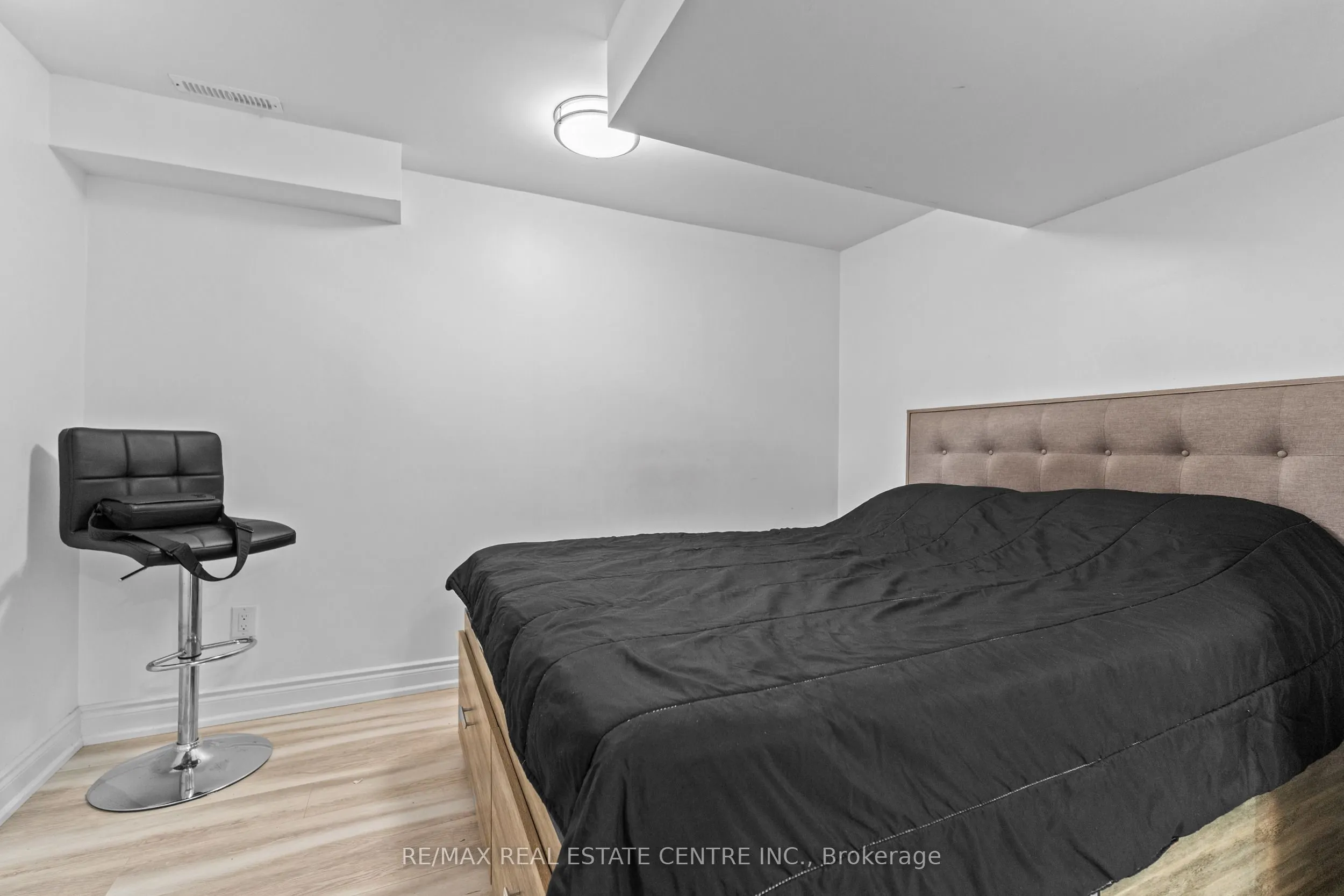 165 Zia Dodda Crescent