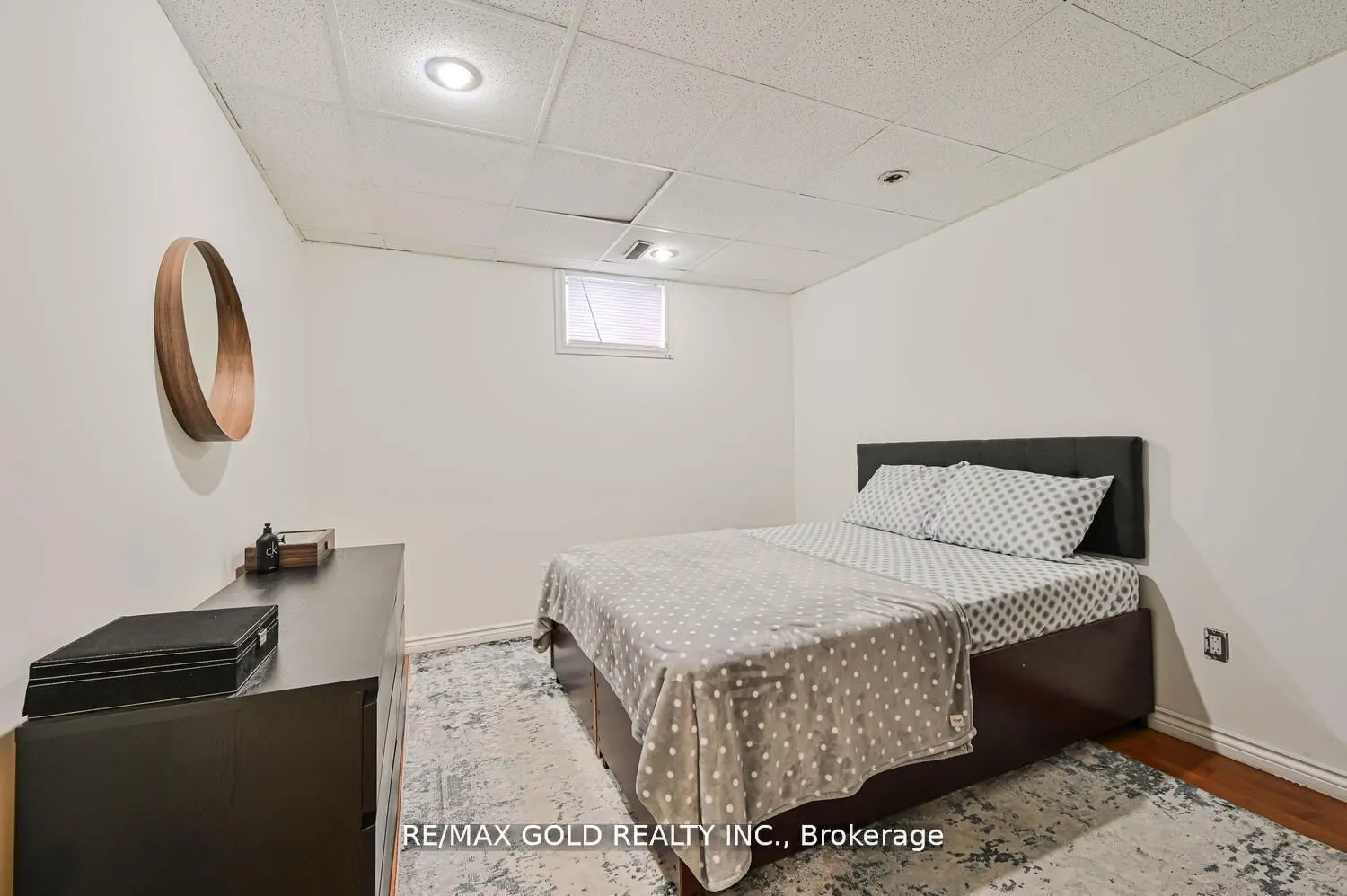 10 Cupola Court