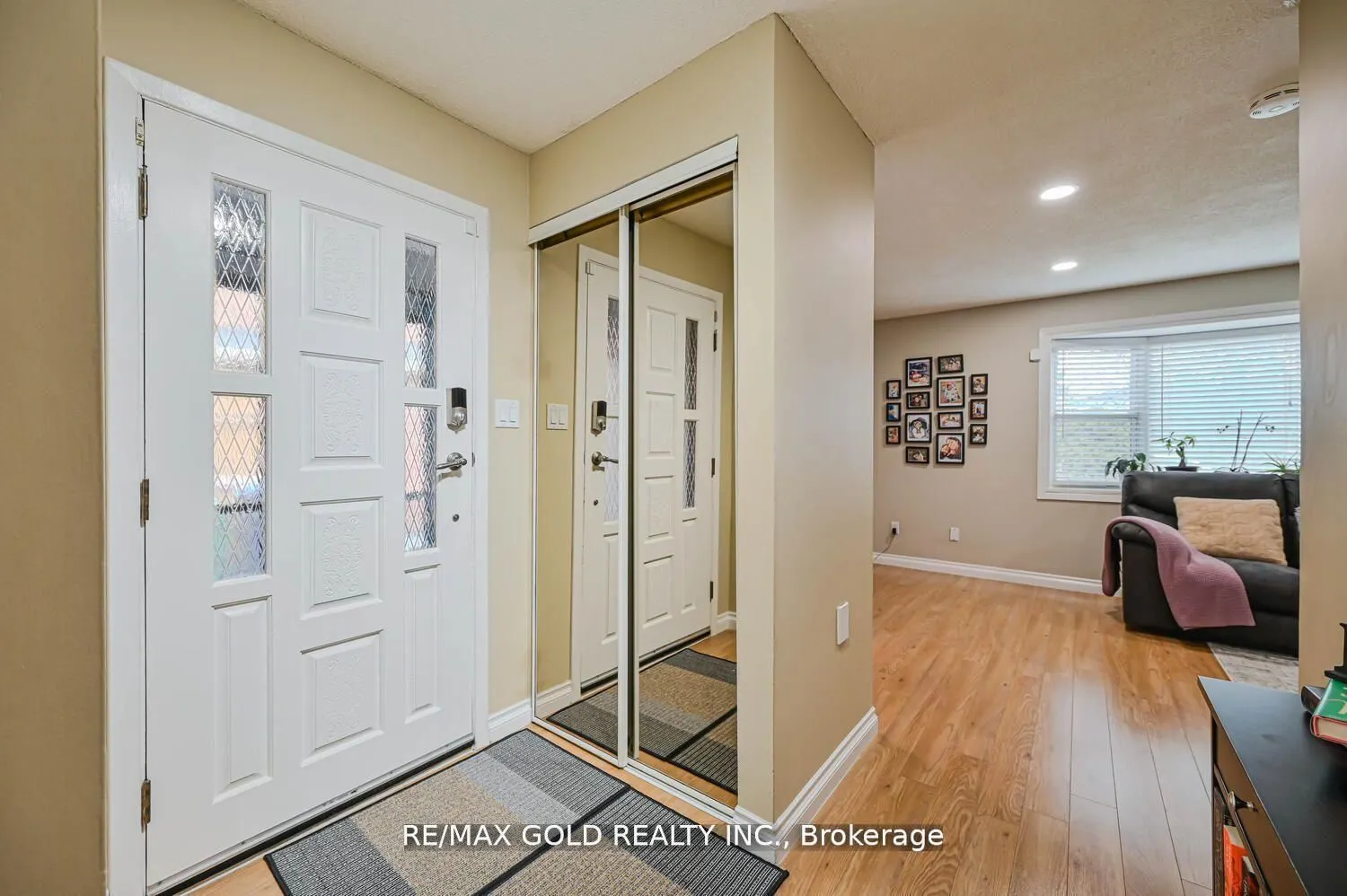 10 Cupola Court
