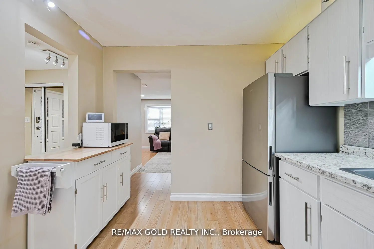10 Cupola Court