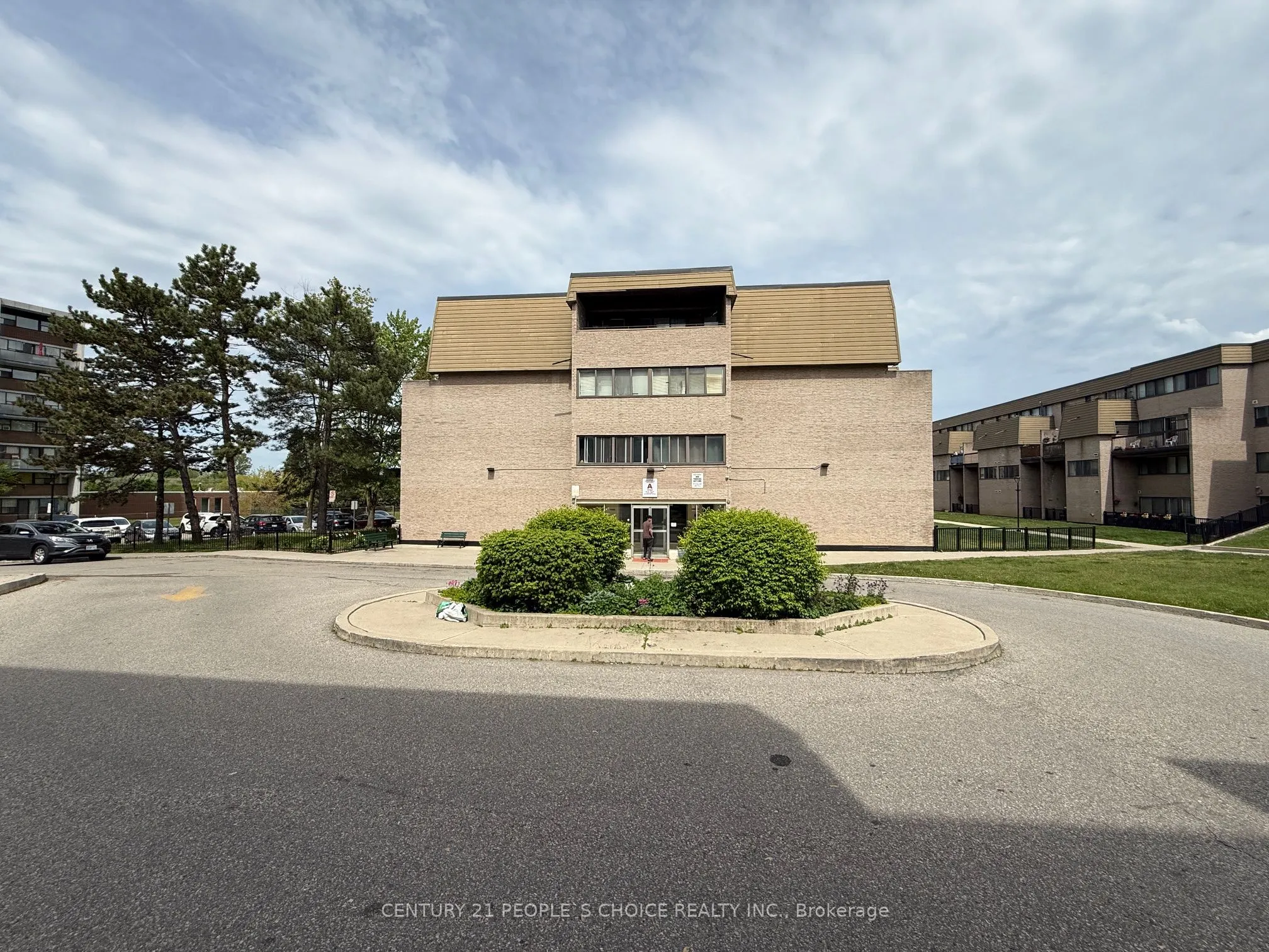 2095 Roche Court, #216