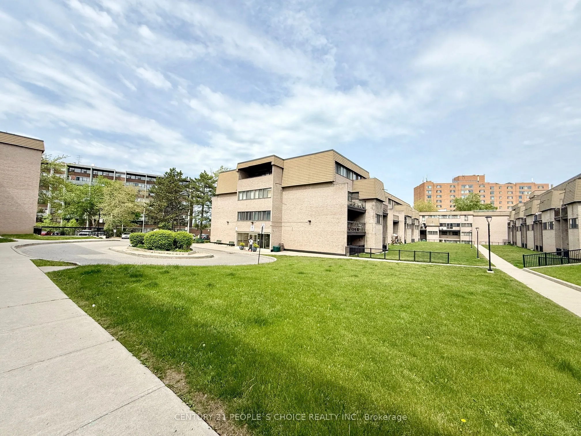 2095 Roche Court, #216