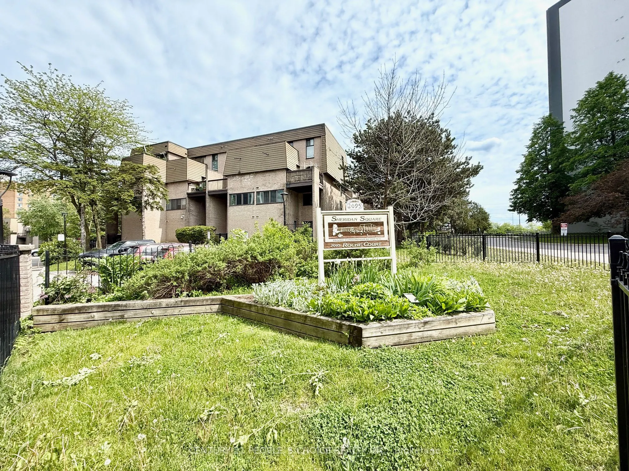2095 Roche Court, #216