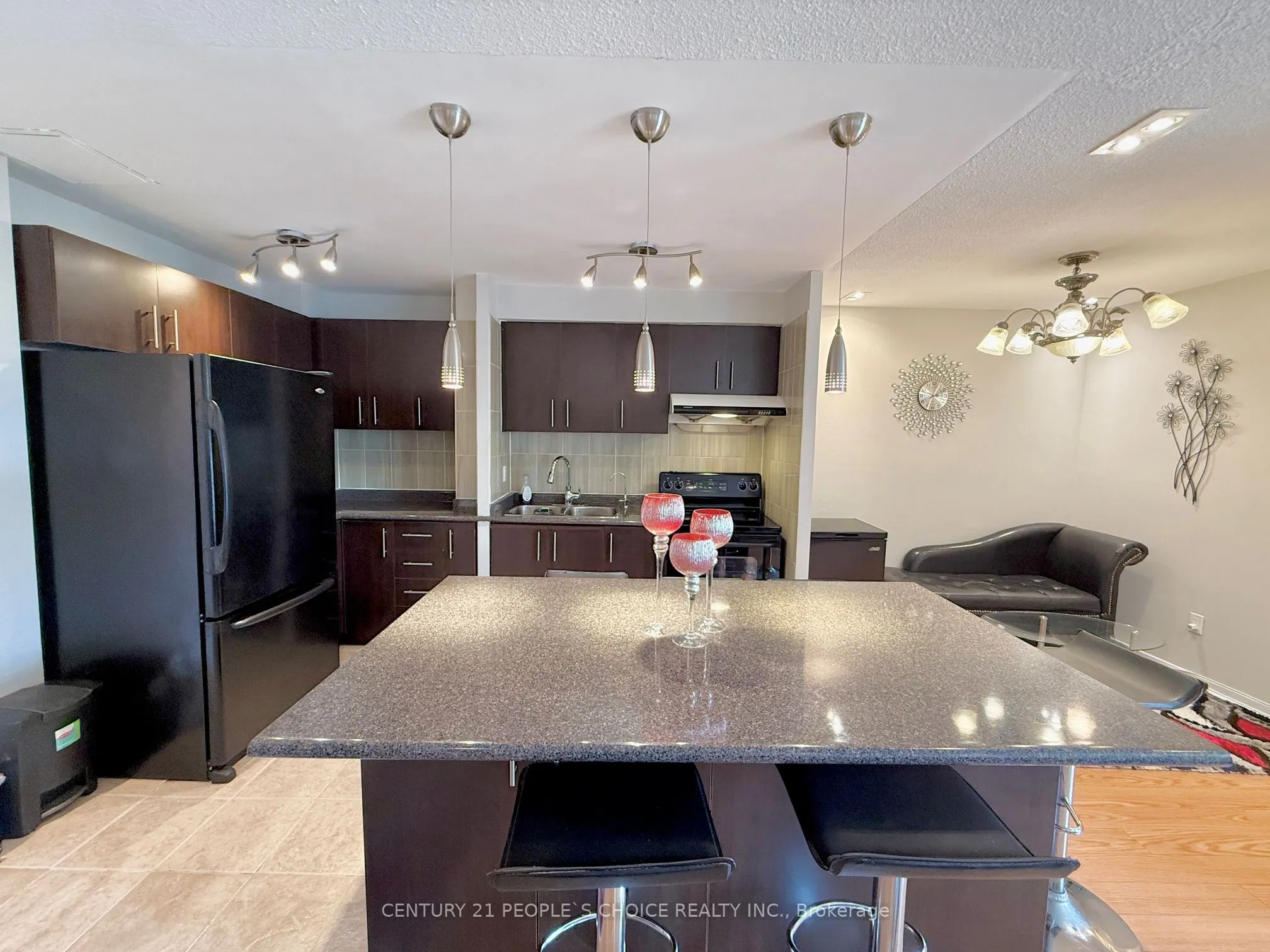 2095 Roche Court, #216