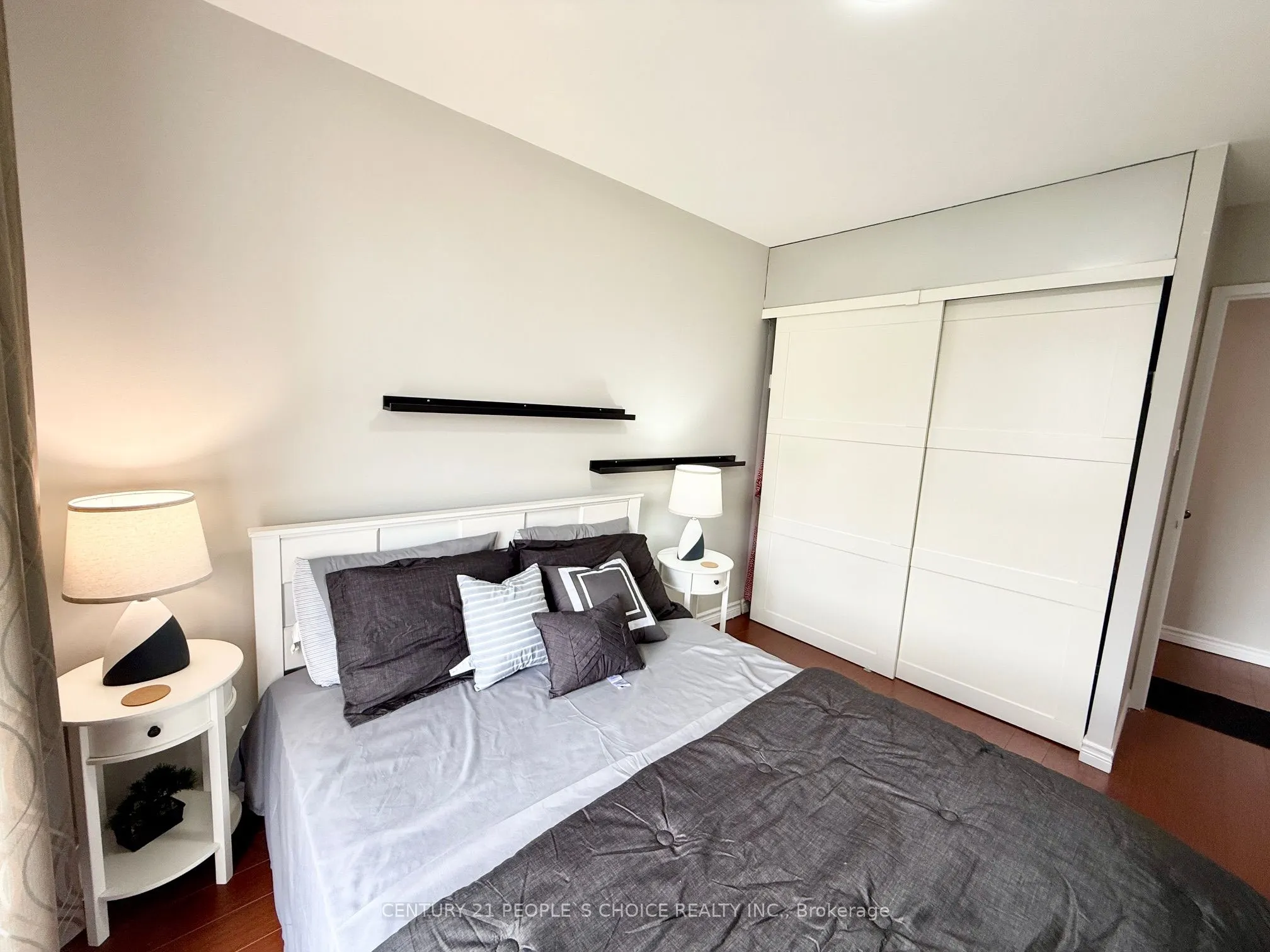 2095 Roche Court, #216