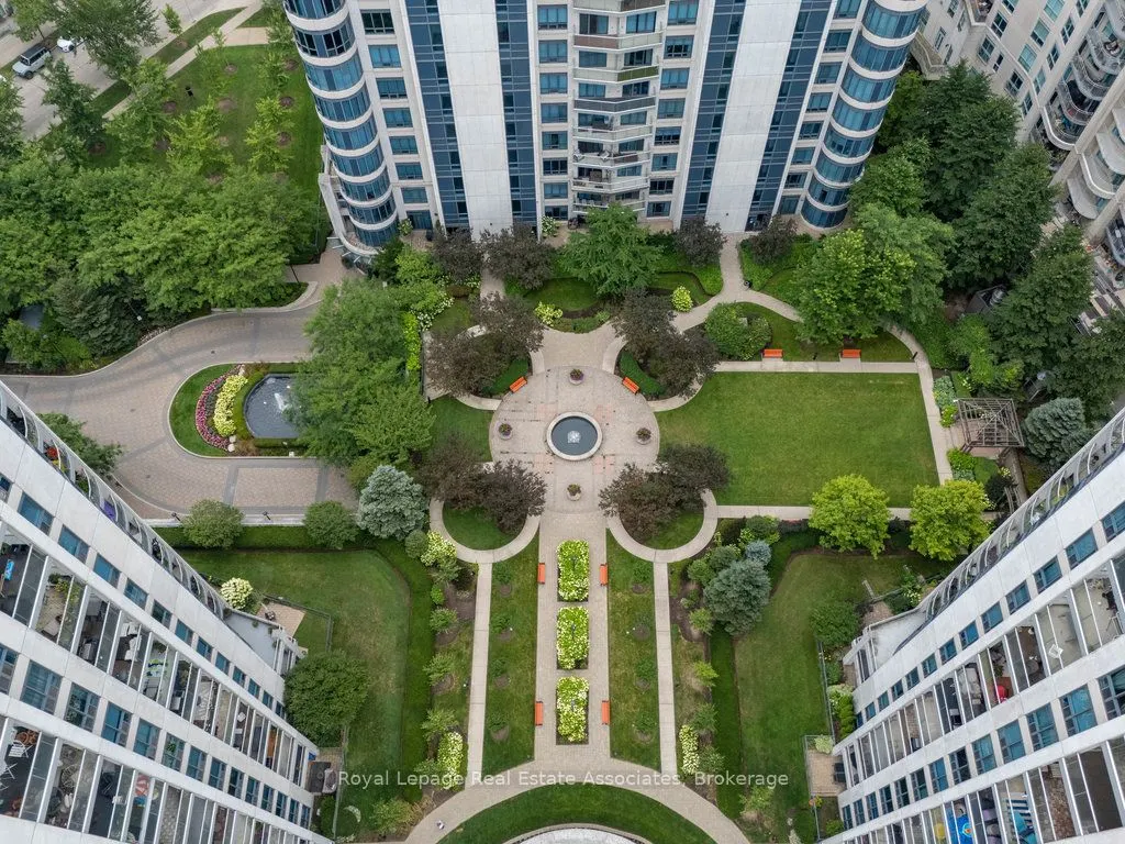 2083 Lakeshore Boulevard W, #1514