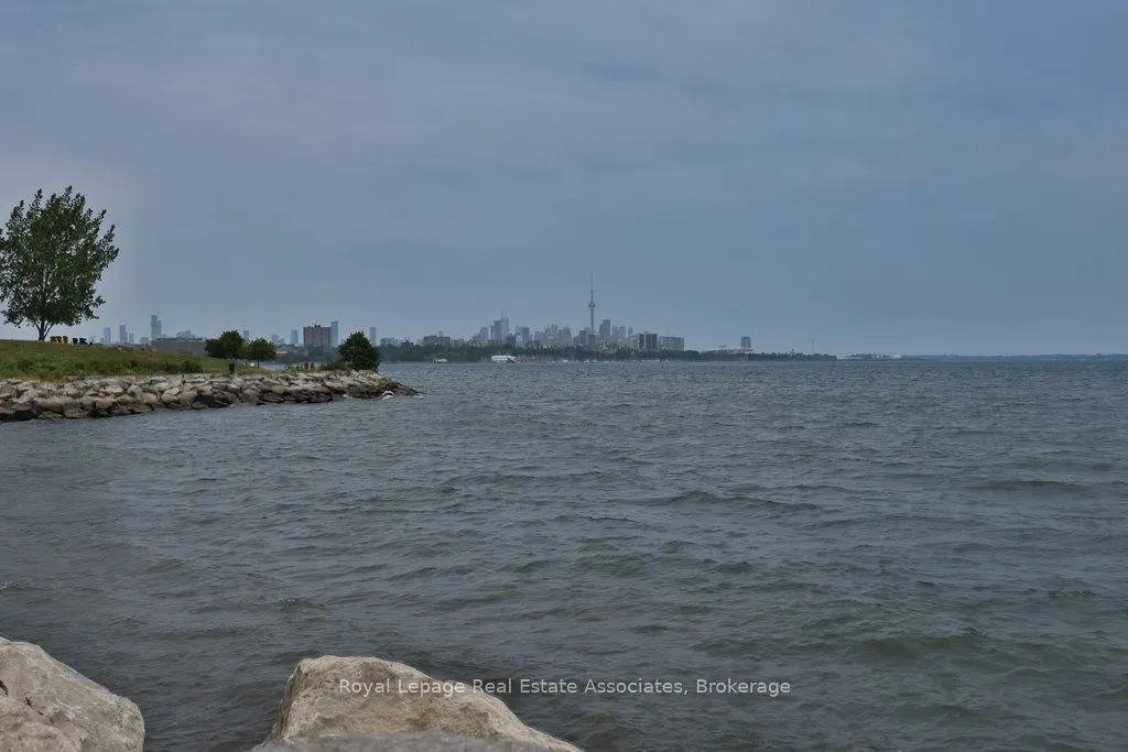 2083 Lakeshore Boulevard W, #1514
