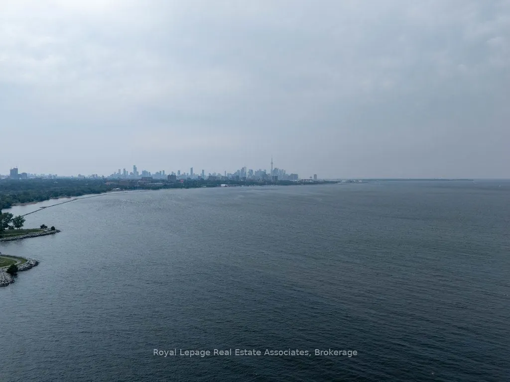 2083 Lakeshore Boulevard W, #1514