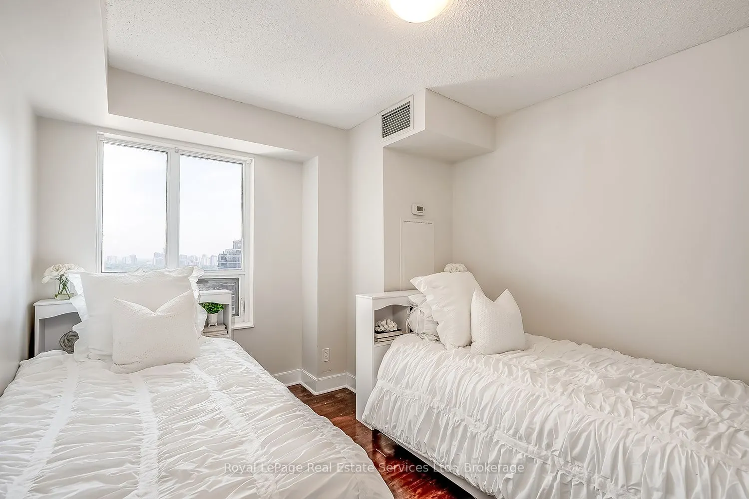 2 Eva Road, #2027