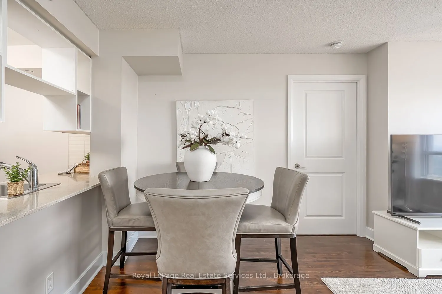 2 Eva Road, #2027