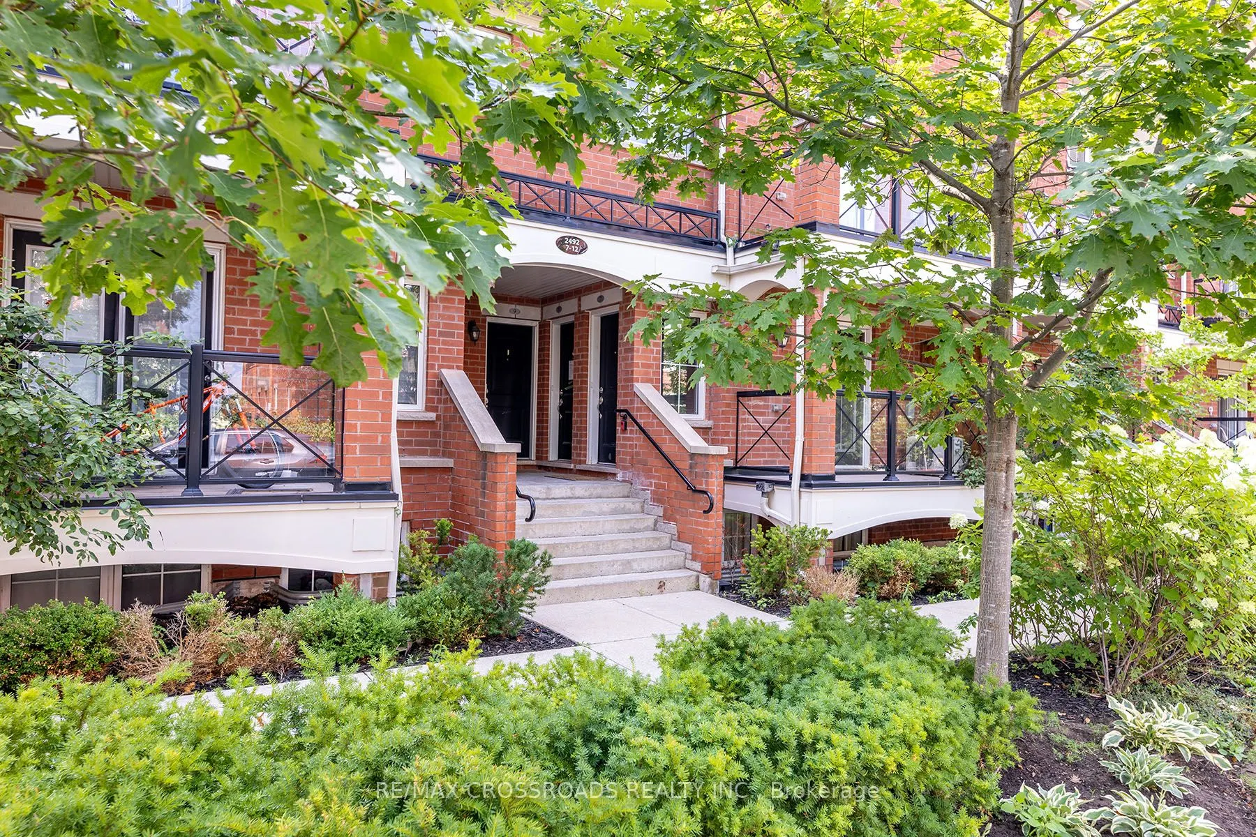 2492 Post Road, #7