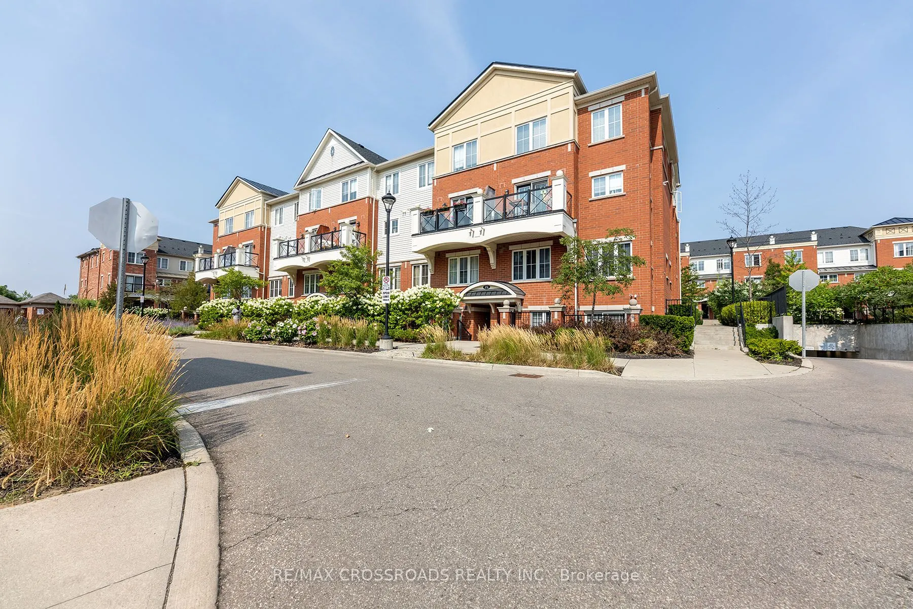 2492 Post Road, #7