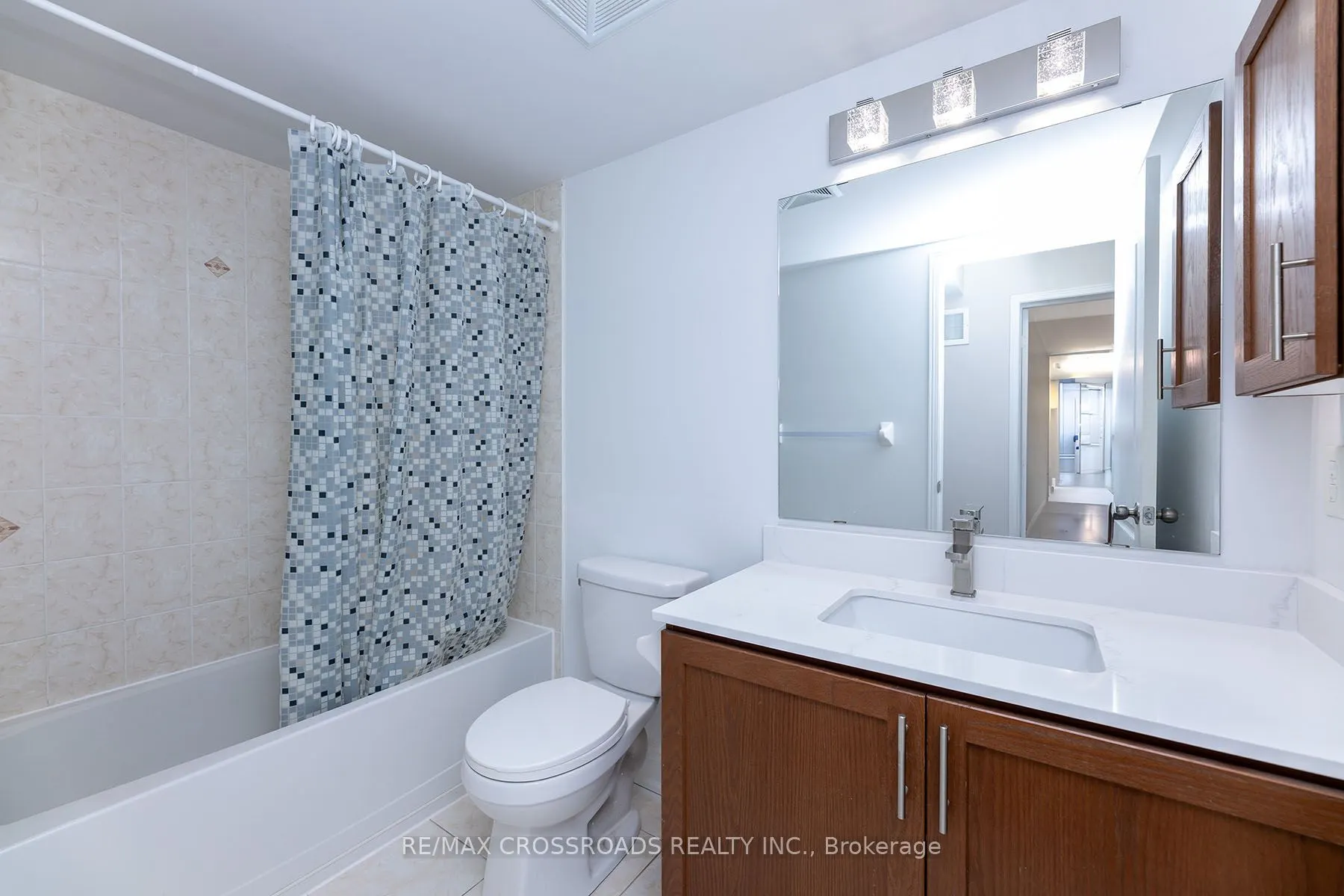 2492 Post Road, #7