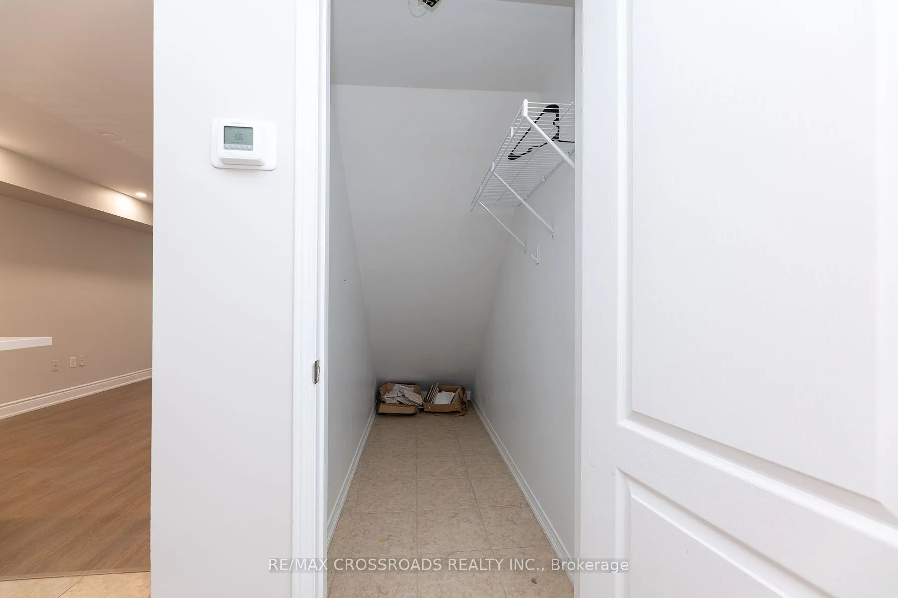 2492 Post Road, #7