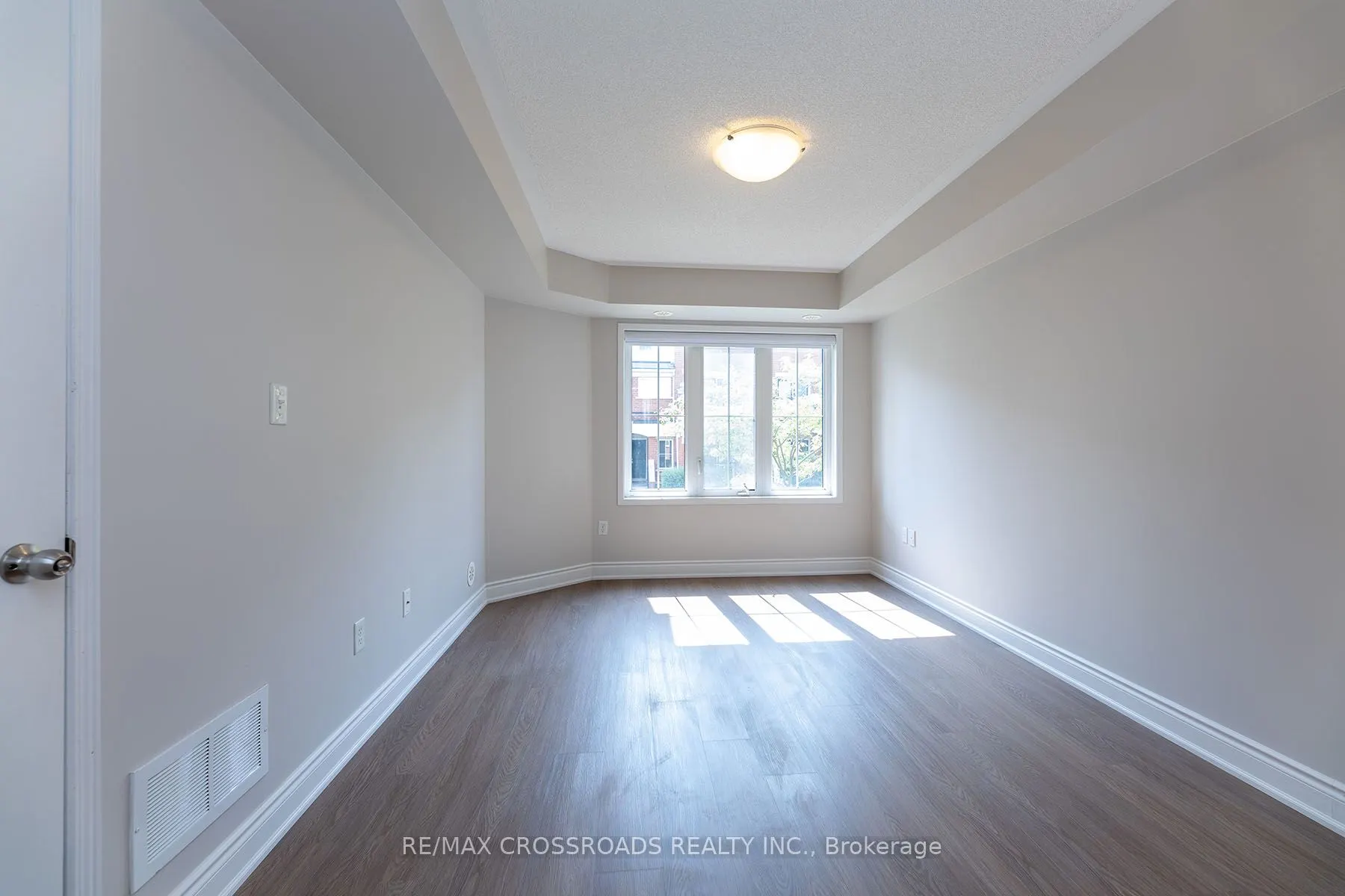 2492 Post Road, #7