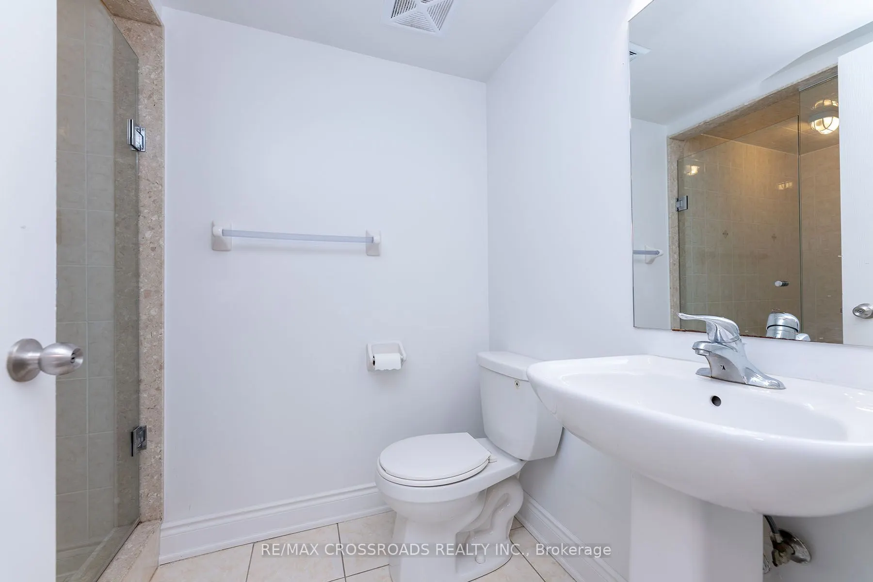 2492 Post Road, #7