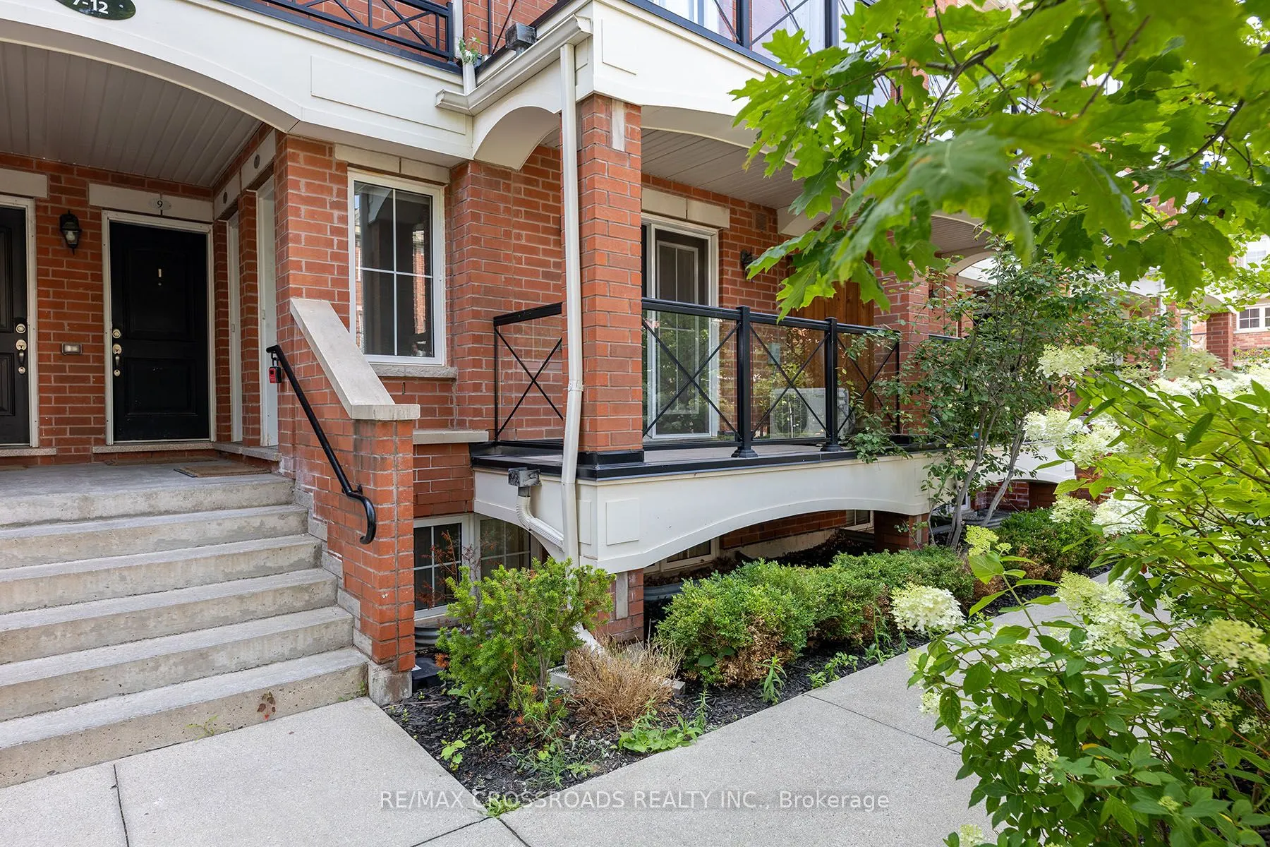 2492 Post Road, #7