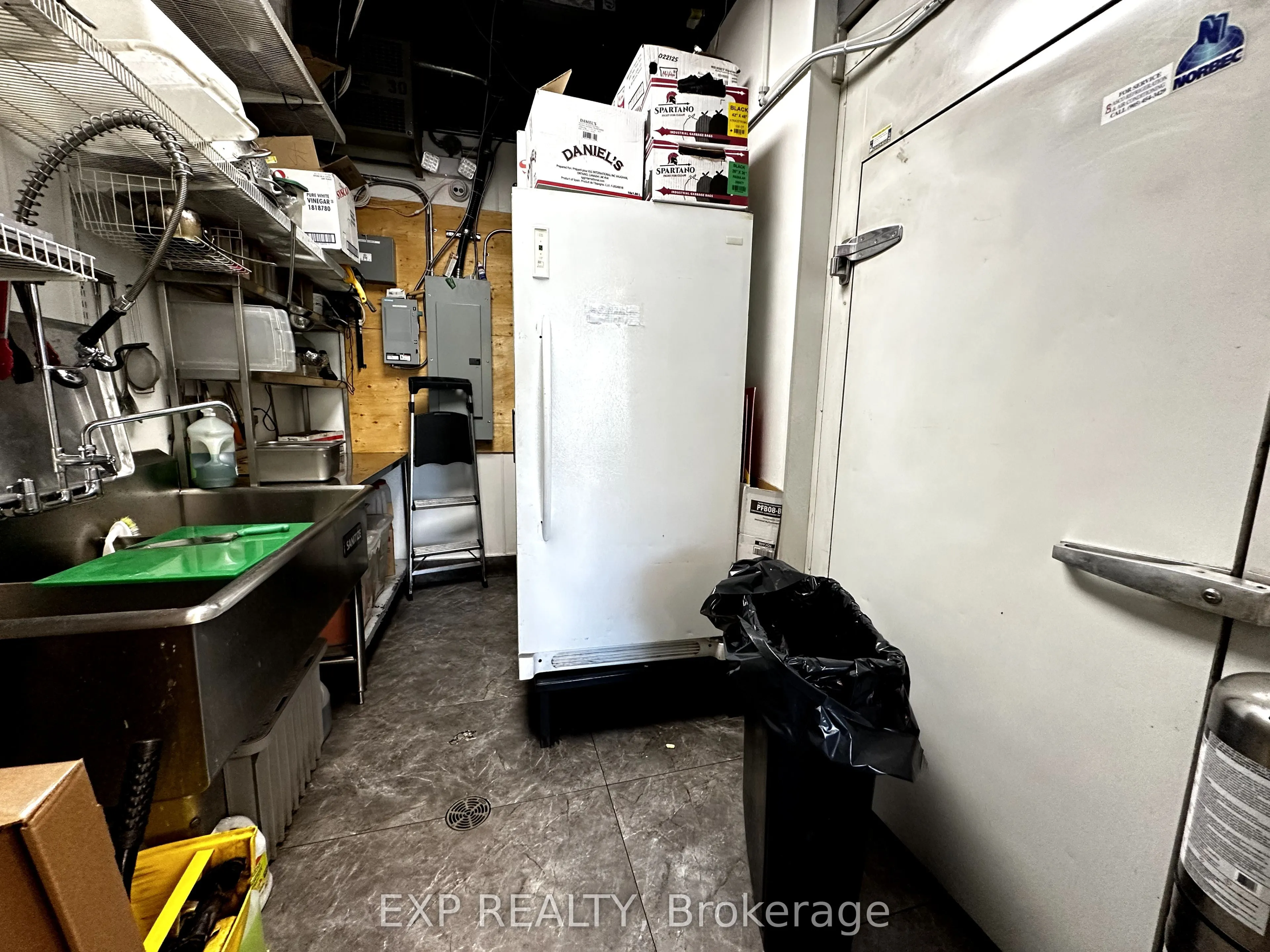 5455 Steeles Avenue W
