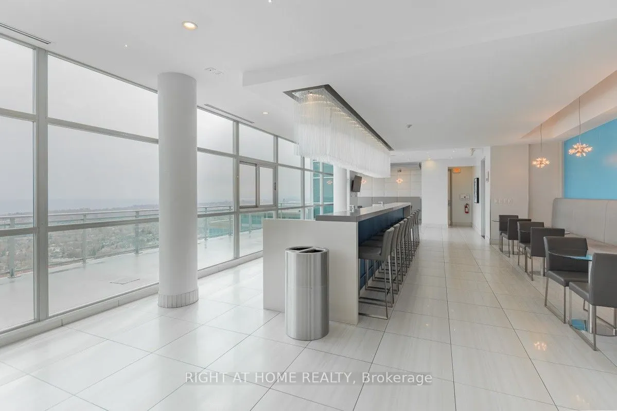 165 Legion Road N, #1524