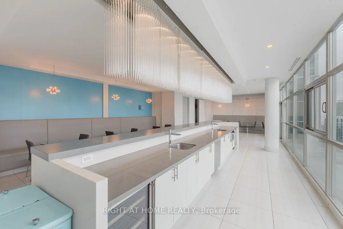 165 Legion Road N, #1524
