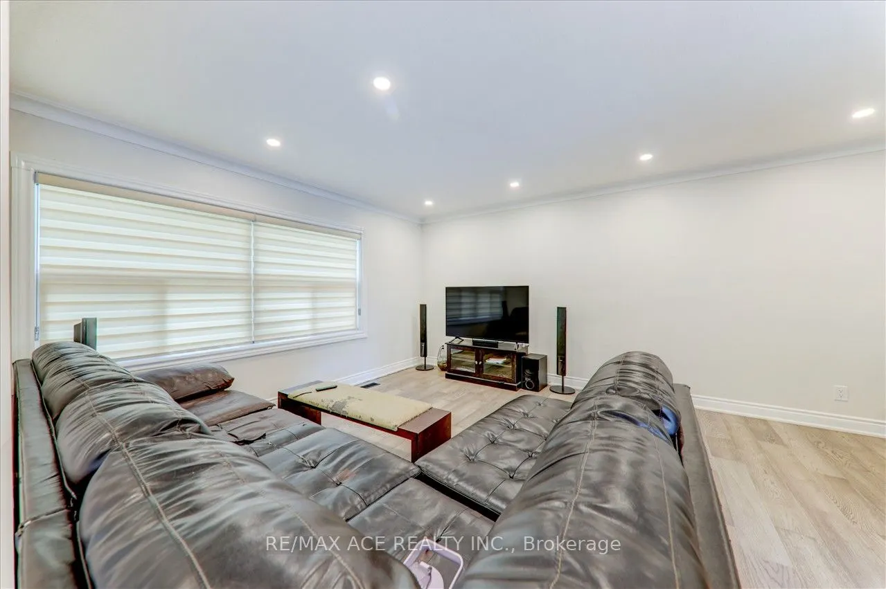 19 Swanhurst Boulevard, #Main