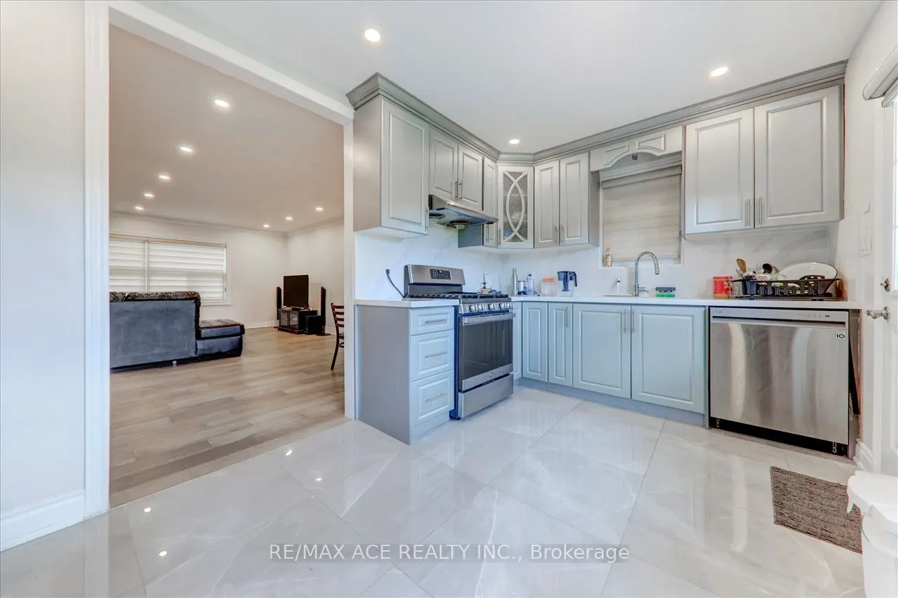 19 Swanhurst Boulevard, #Main