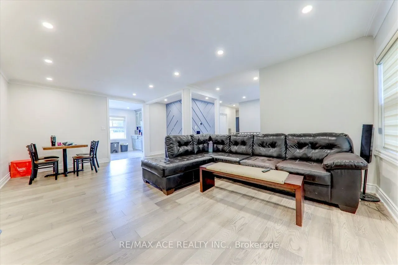 19 Swanhurst Boulevard, #Main