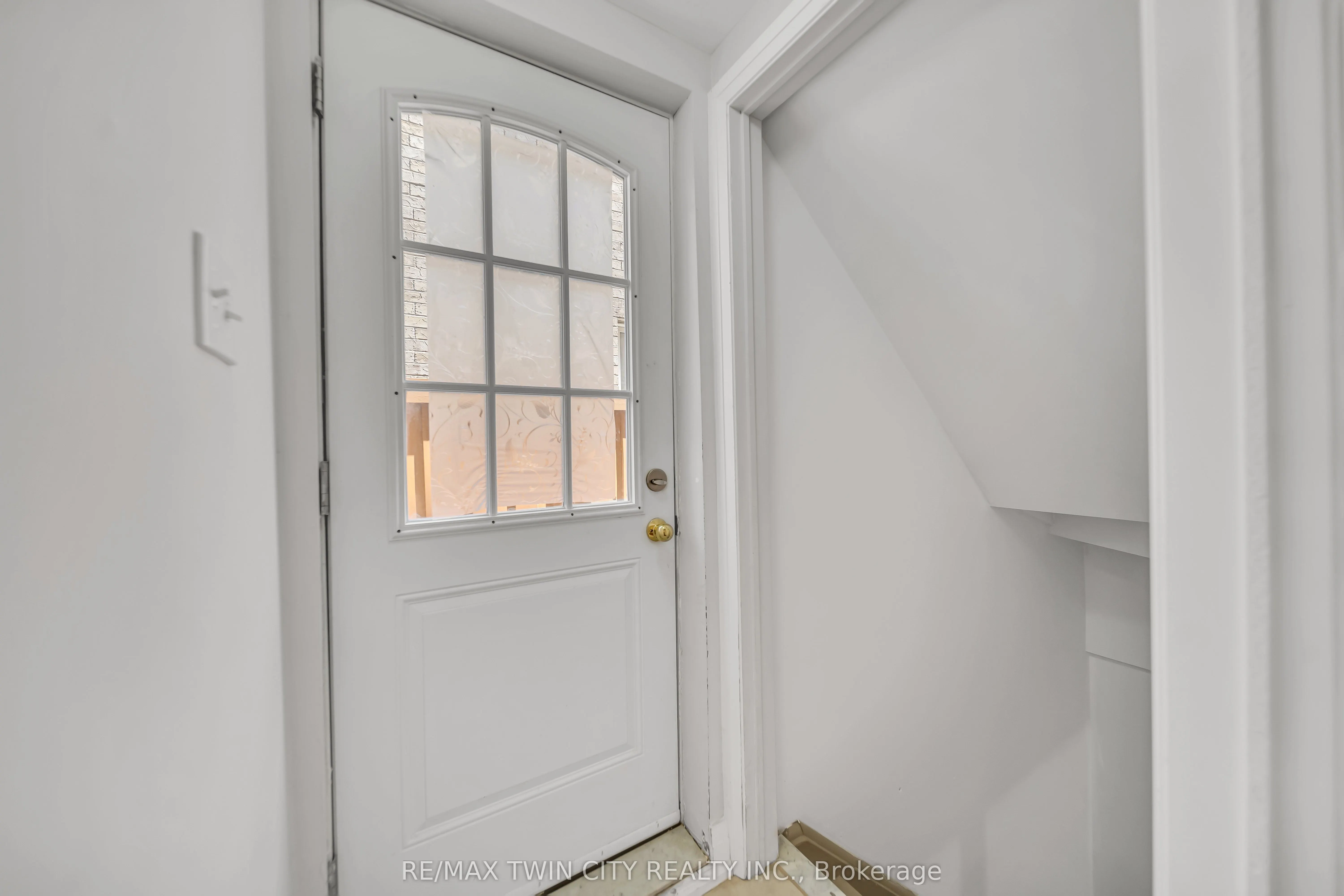 562 Orange Walk Crescent