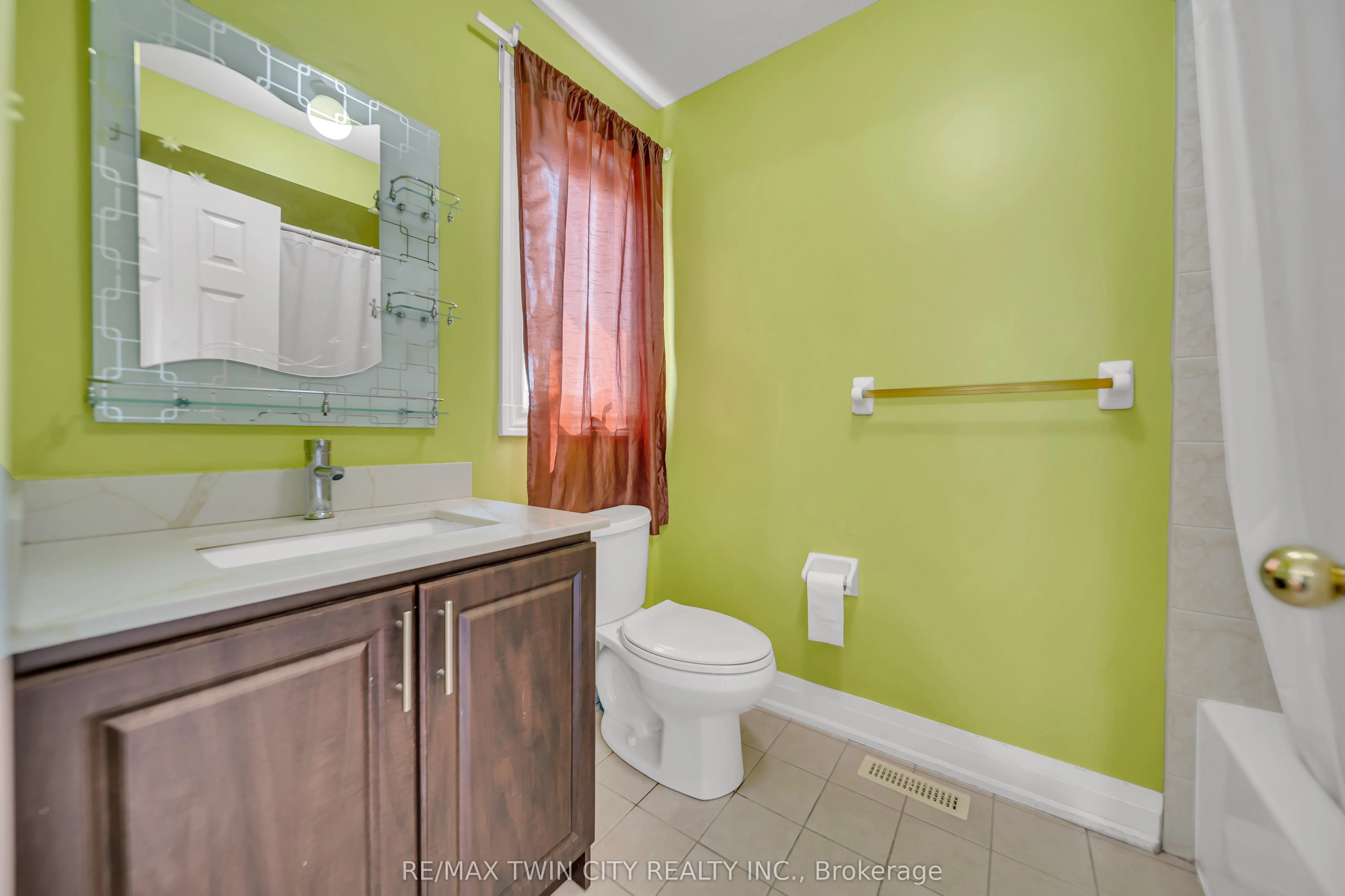 562 Orange Walk Crescent