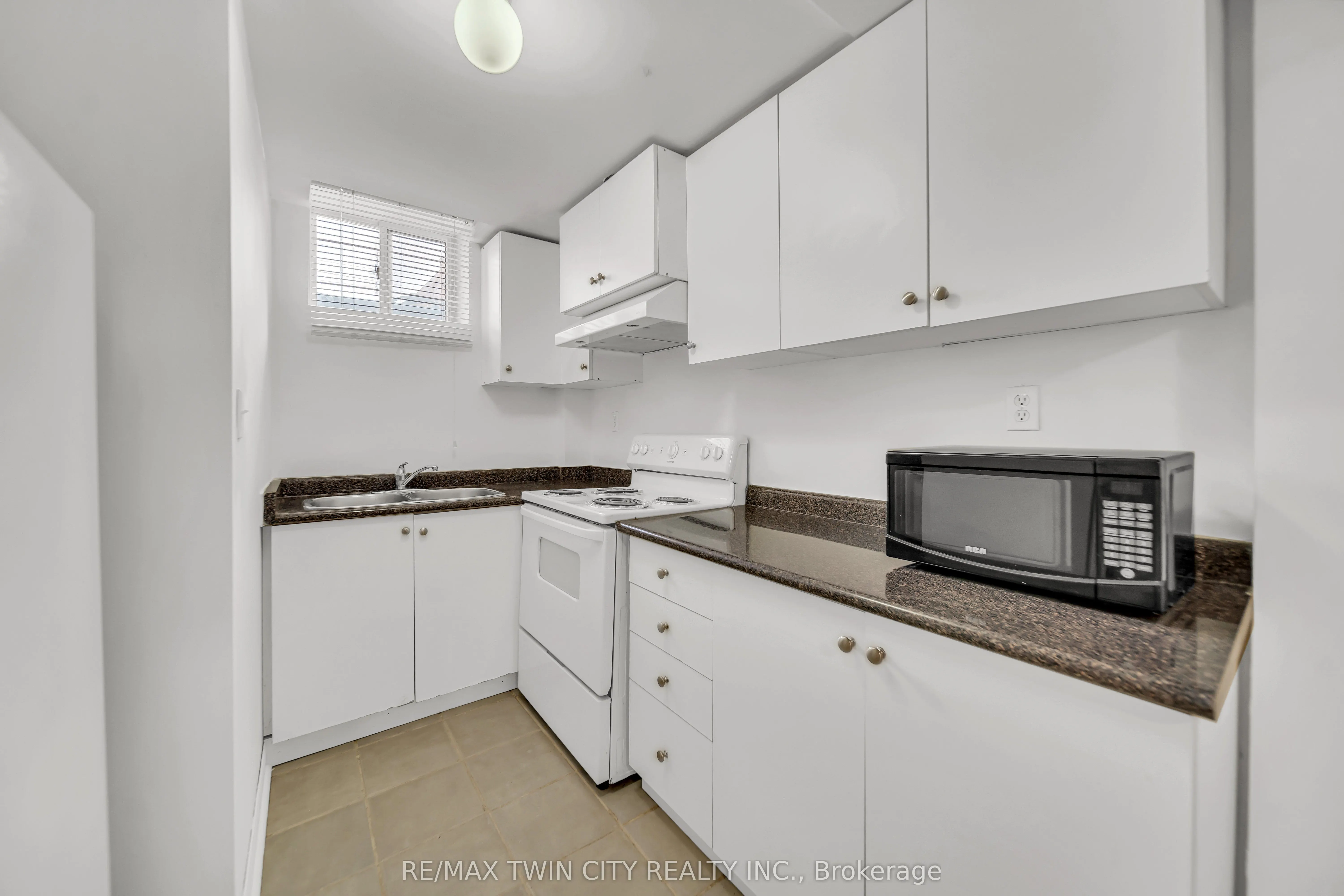 562 Orange Walk Crescent