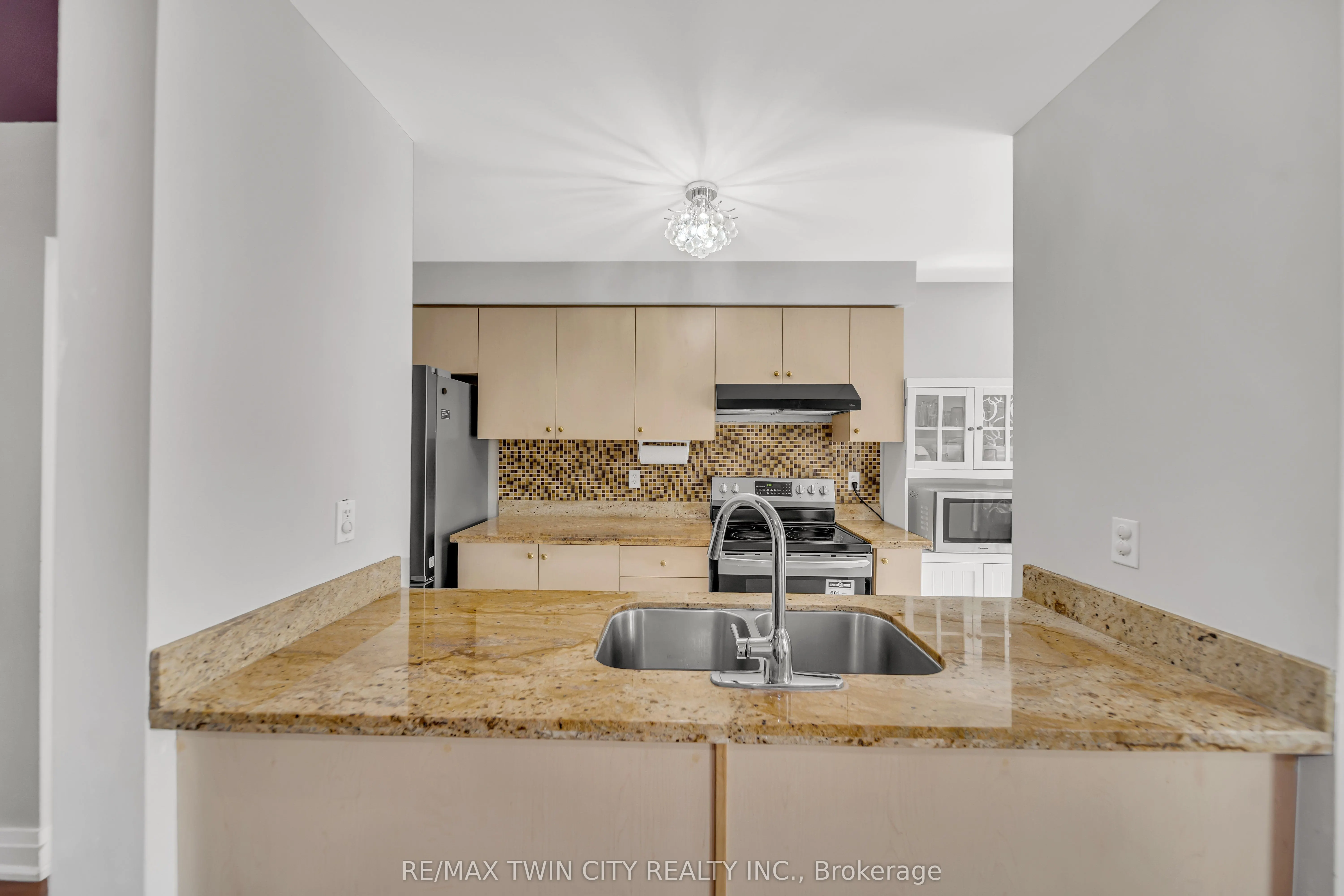 562 Orange Walk Crescent