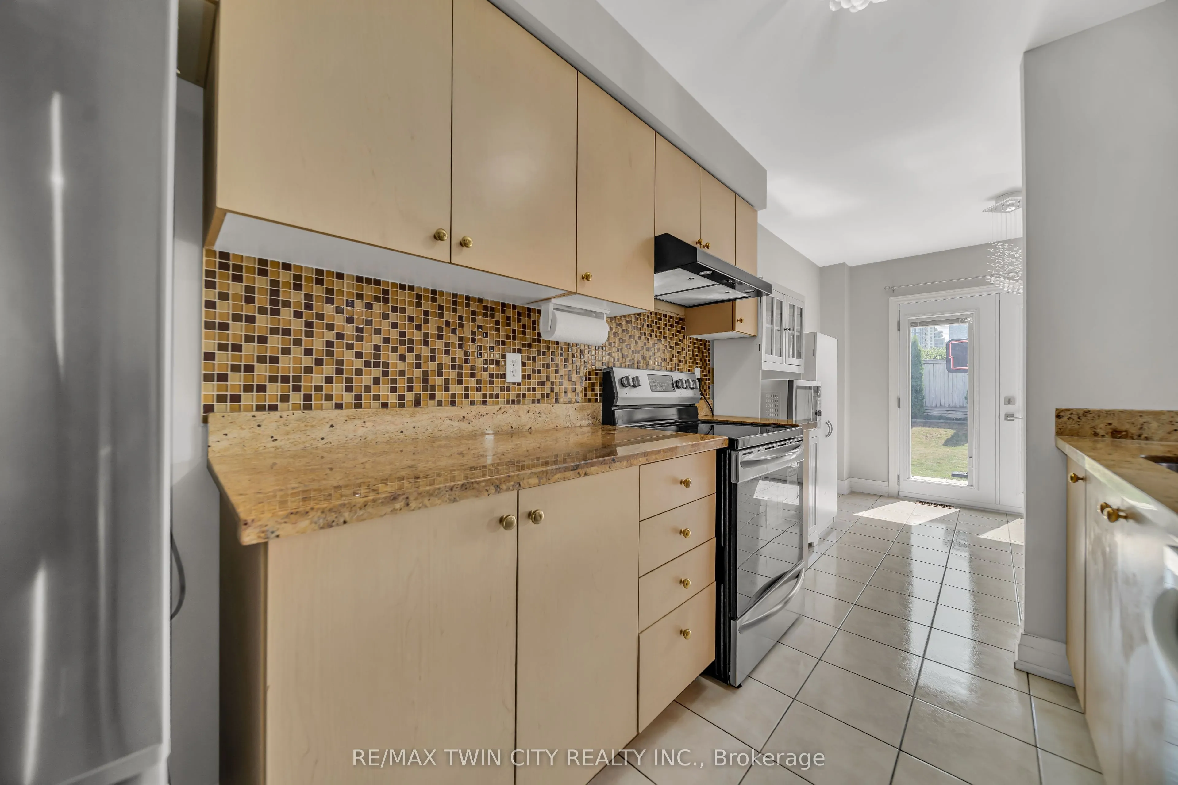562 Orange Walk Crescent