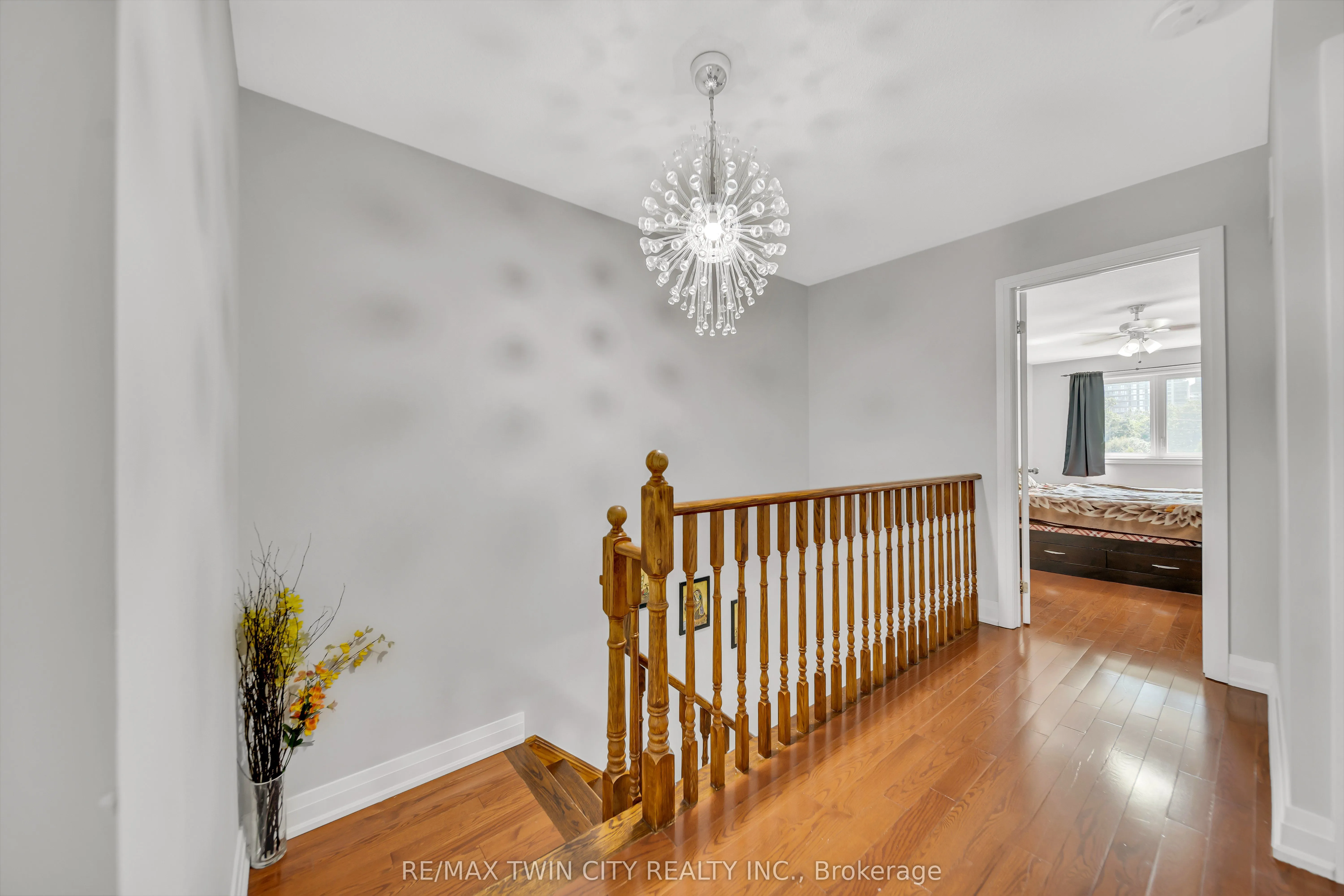 562 Orange Walk Crescent