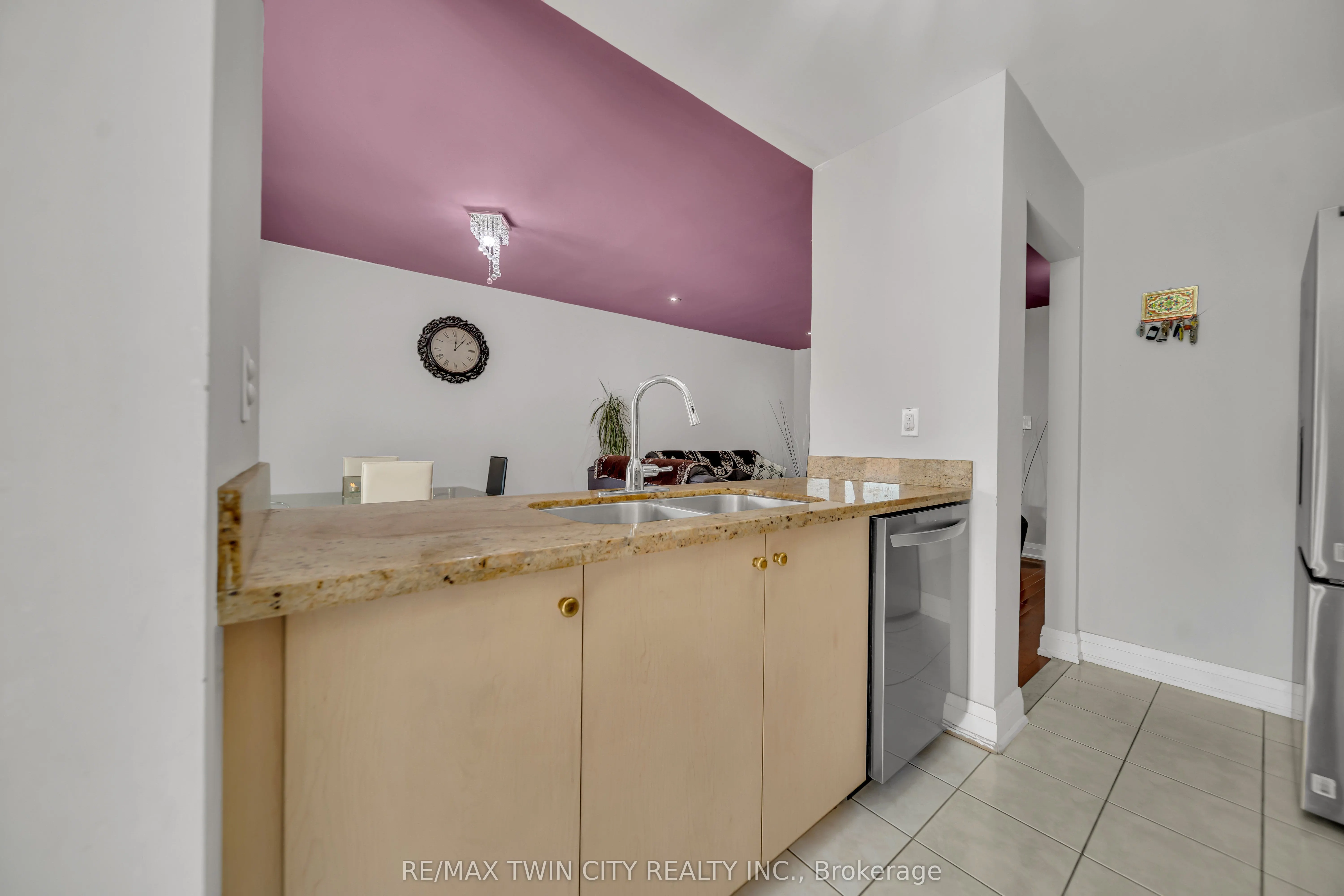 562 Orange Walk Crescent