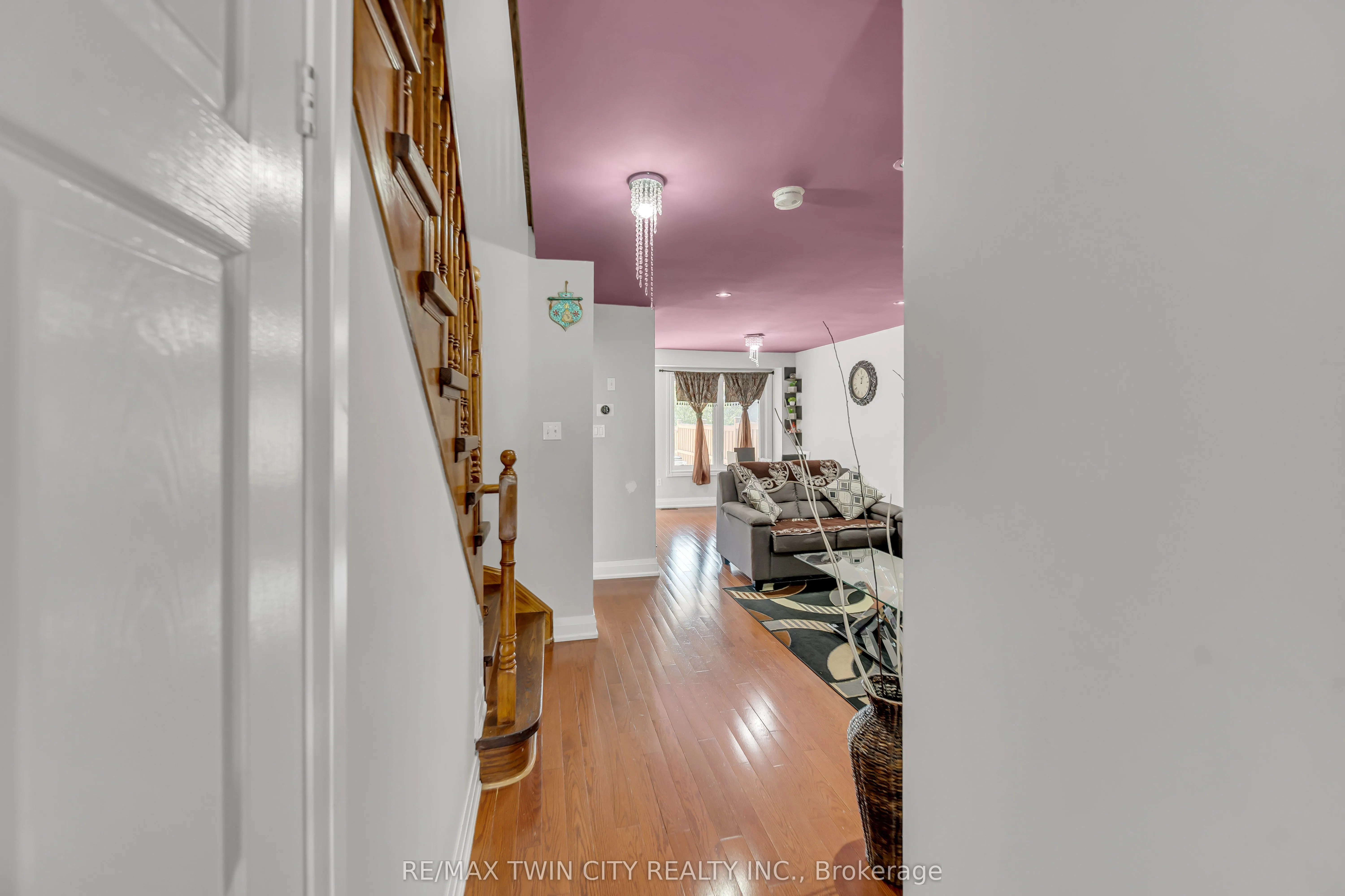 562 Orange Walk Crescent