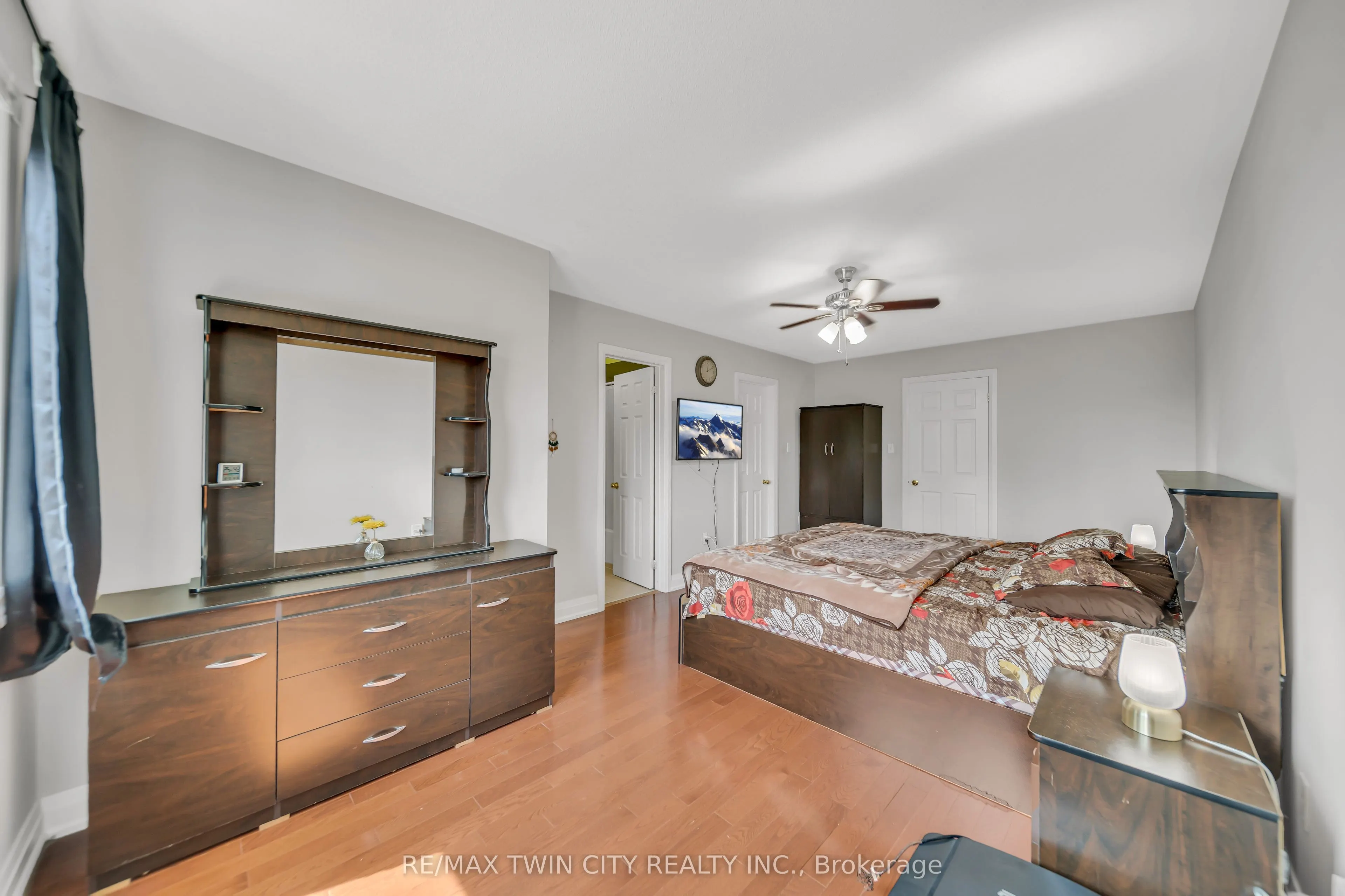 562 Orange Walk Crescent