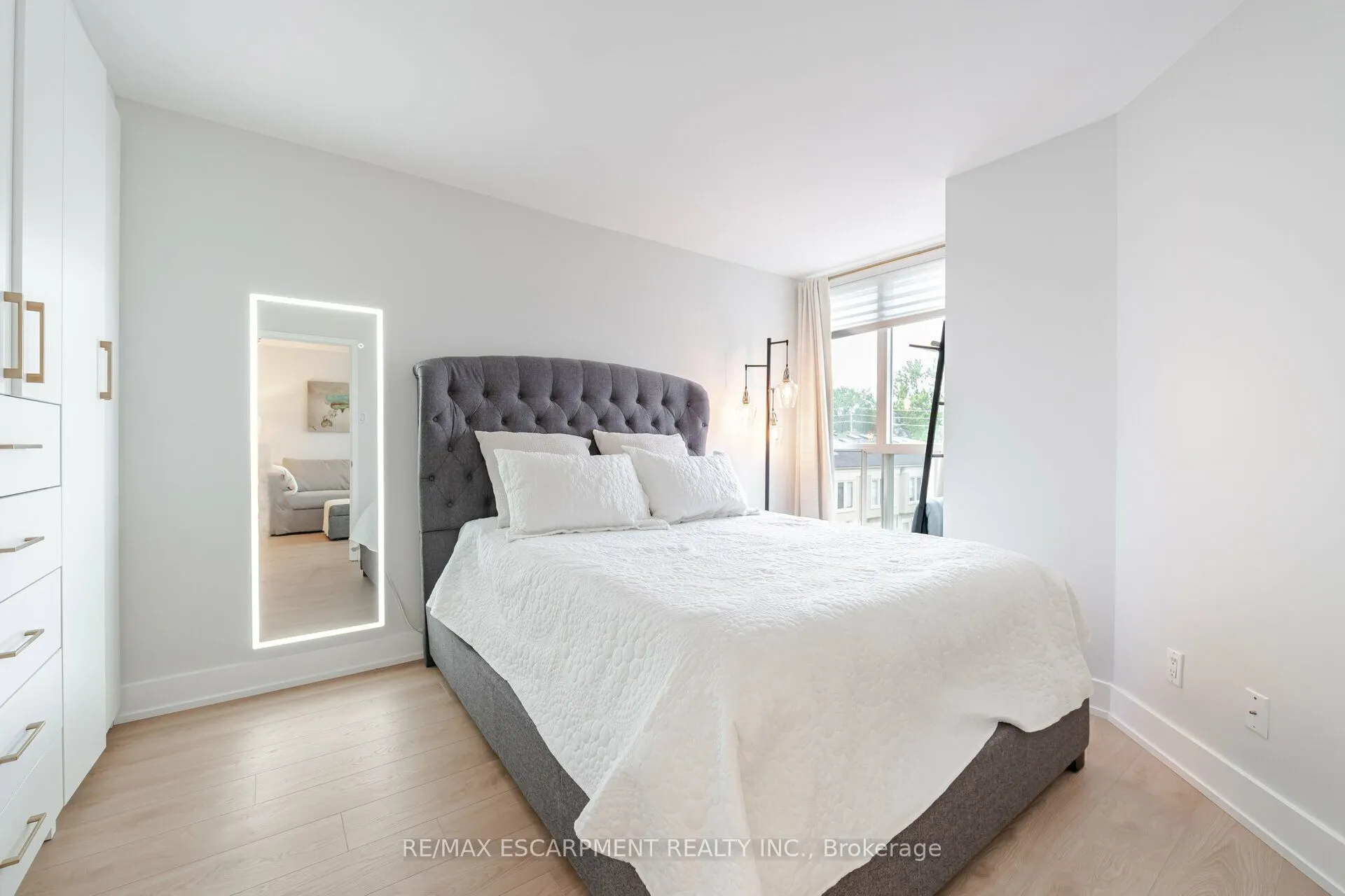 2285 Lake Shore Boulevard W, #207