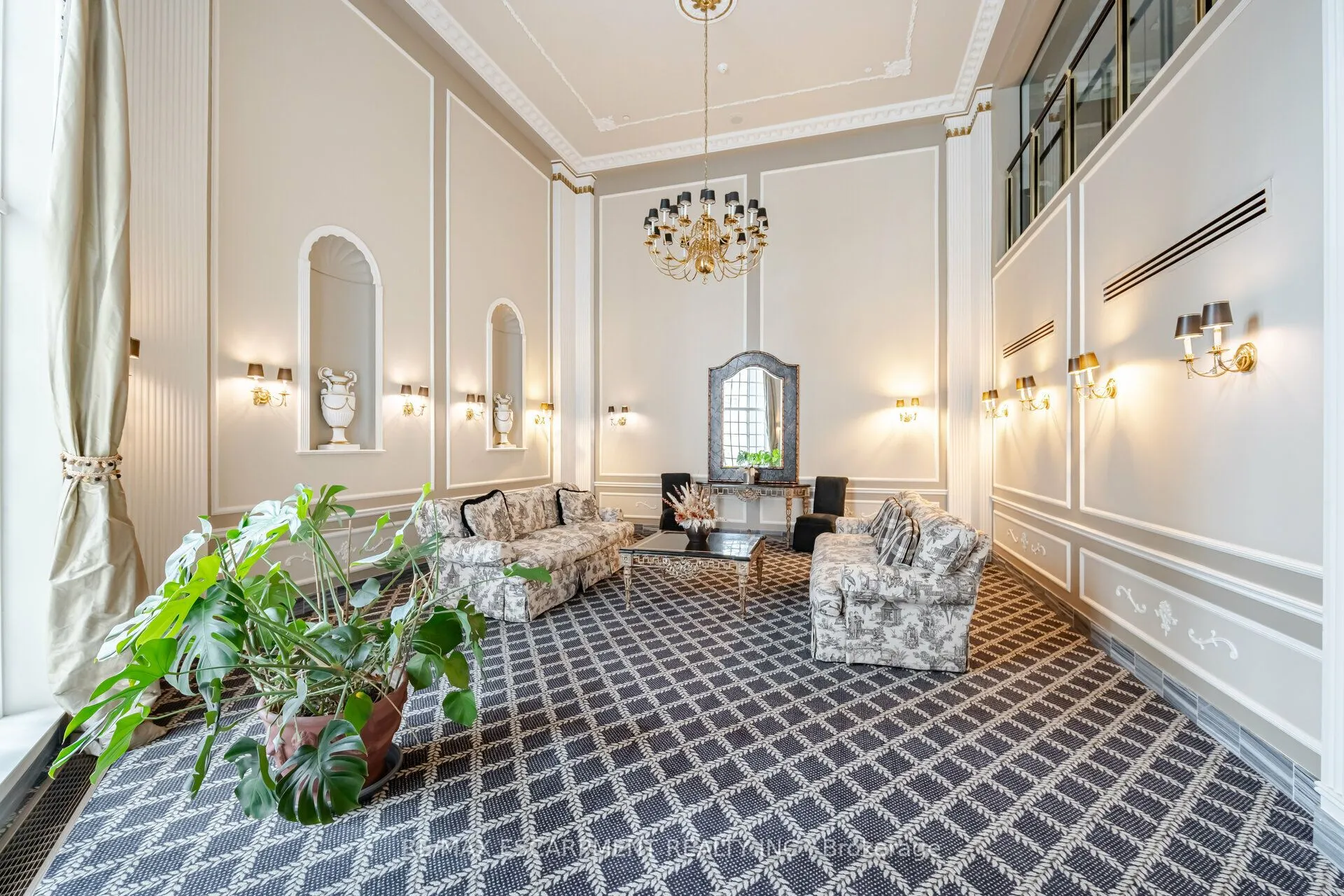 2285 Lake Shore Boulevard W, #207
