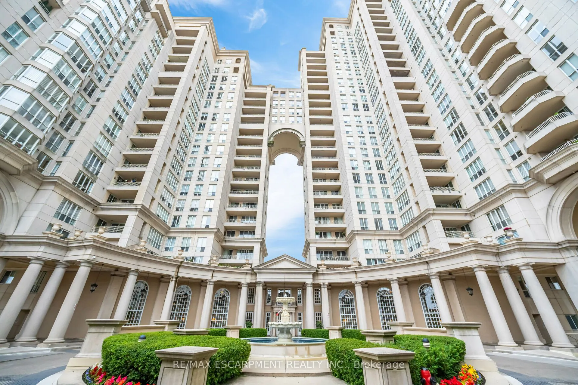 2285 Lake Shore Boulevard W, #207