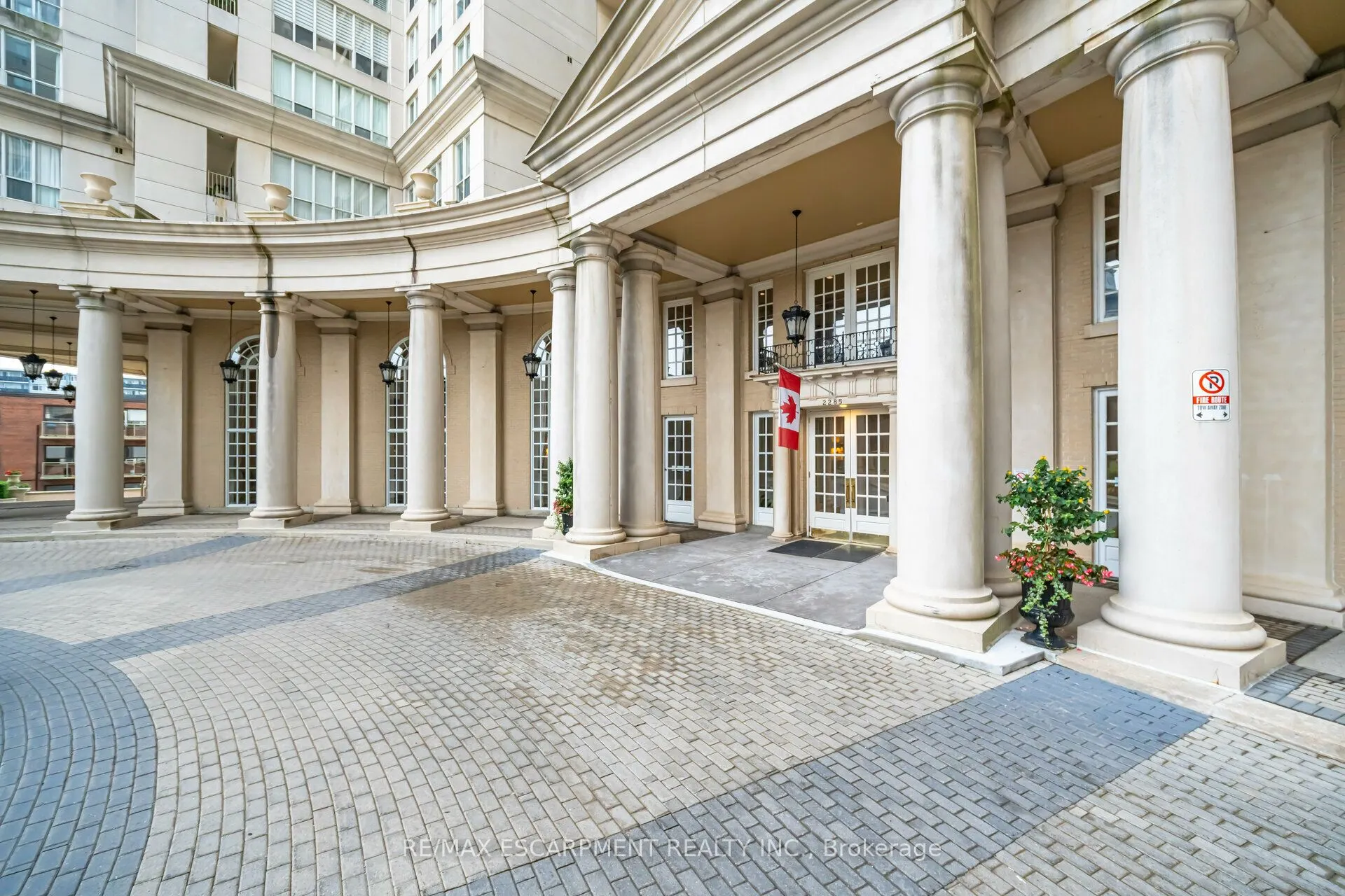 2285 Lake Shore Boulevard W, #207