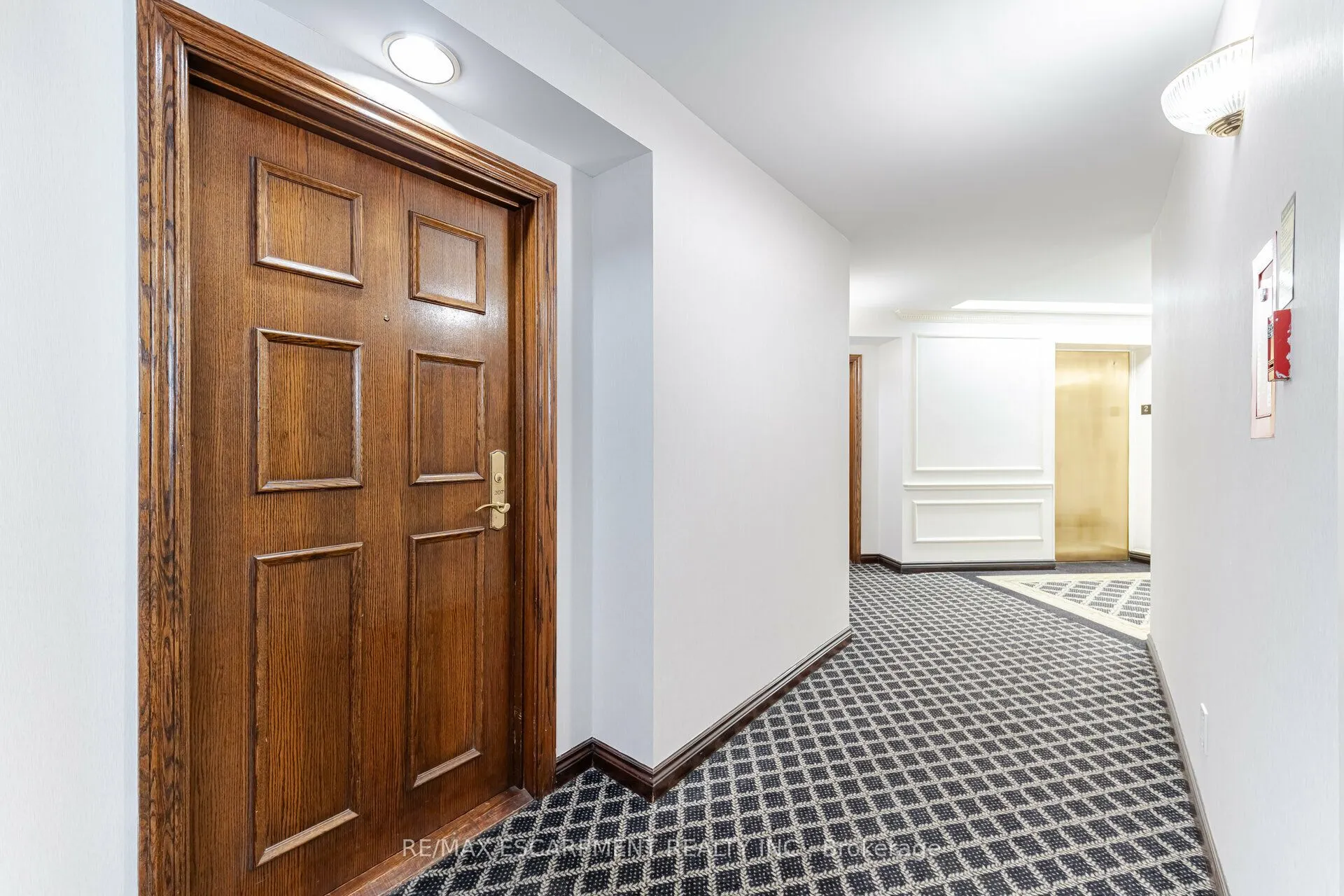 2285 Lake Shore Boulevard W, #207