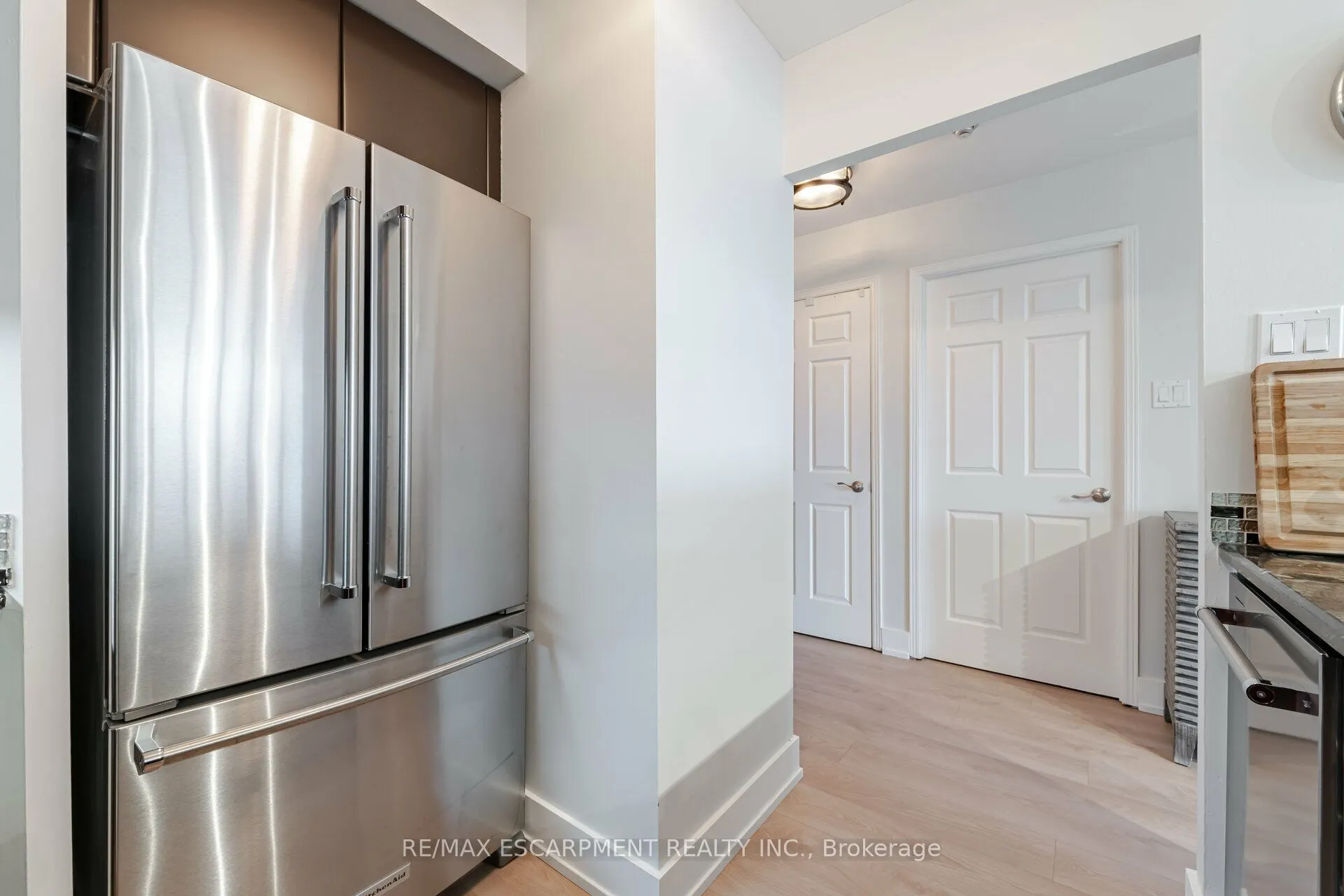 2285 Lake Shore Boulevard W, #207