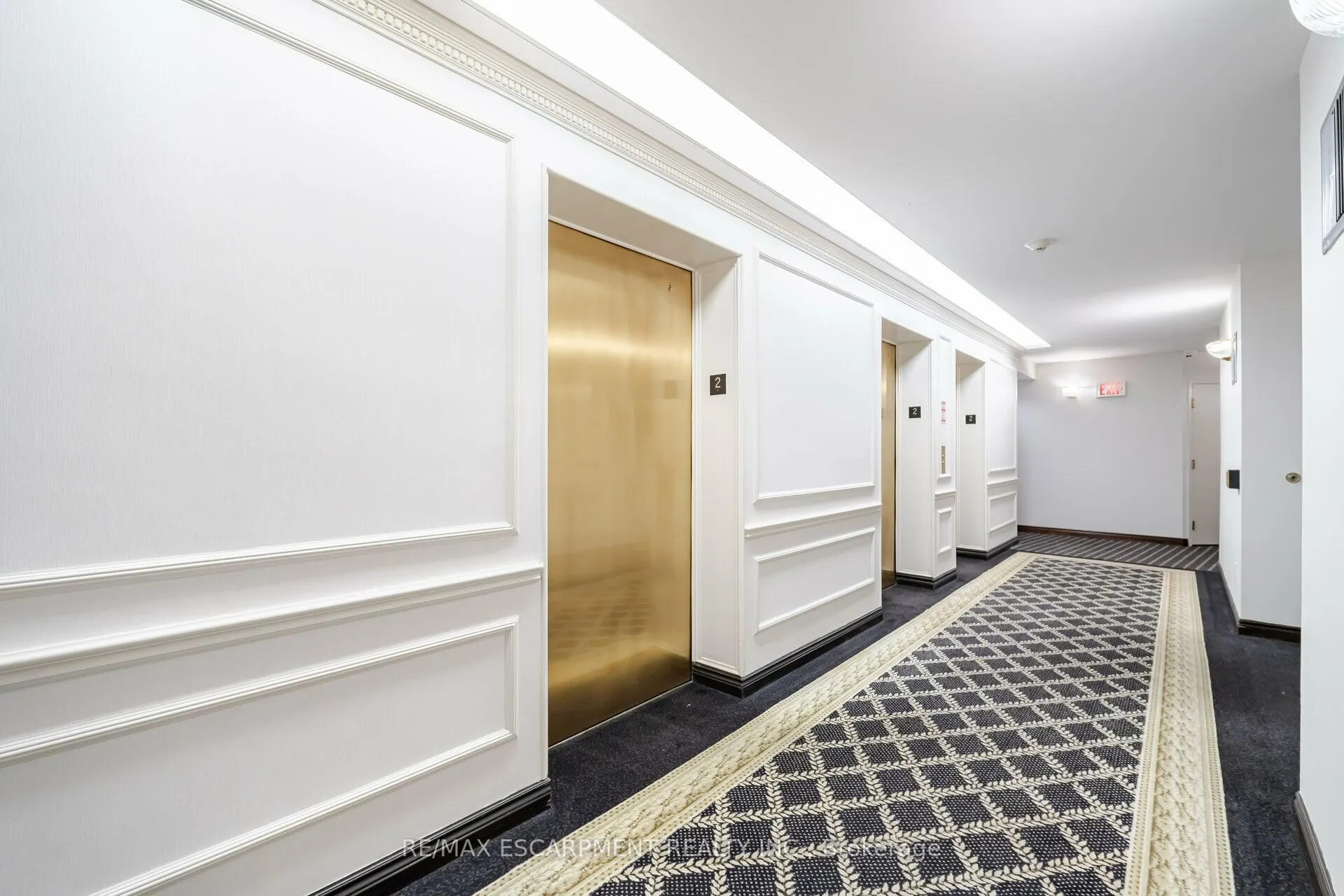 2285 Lake Shore Boulevard W, #207