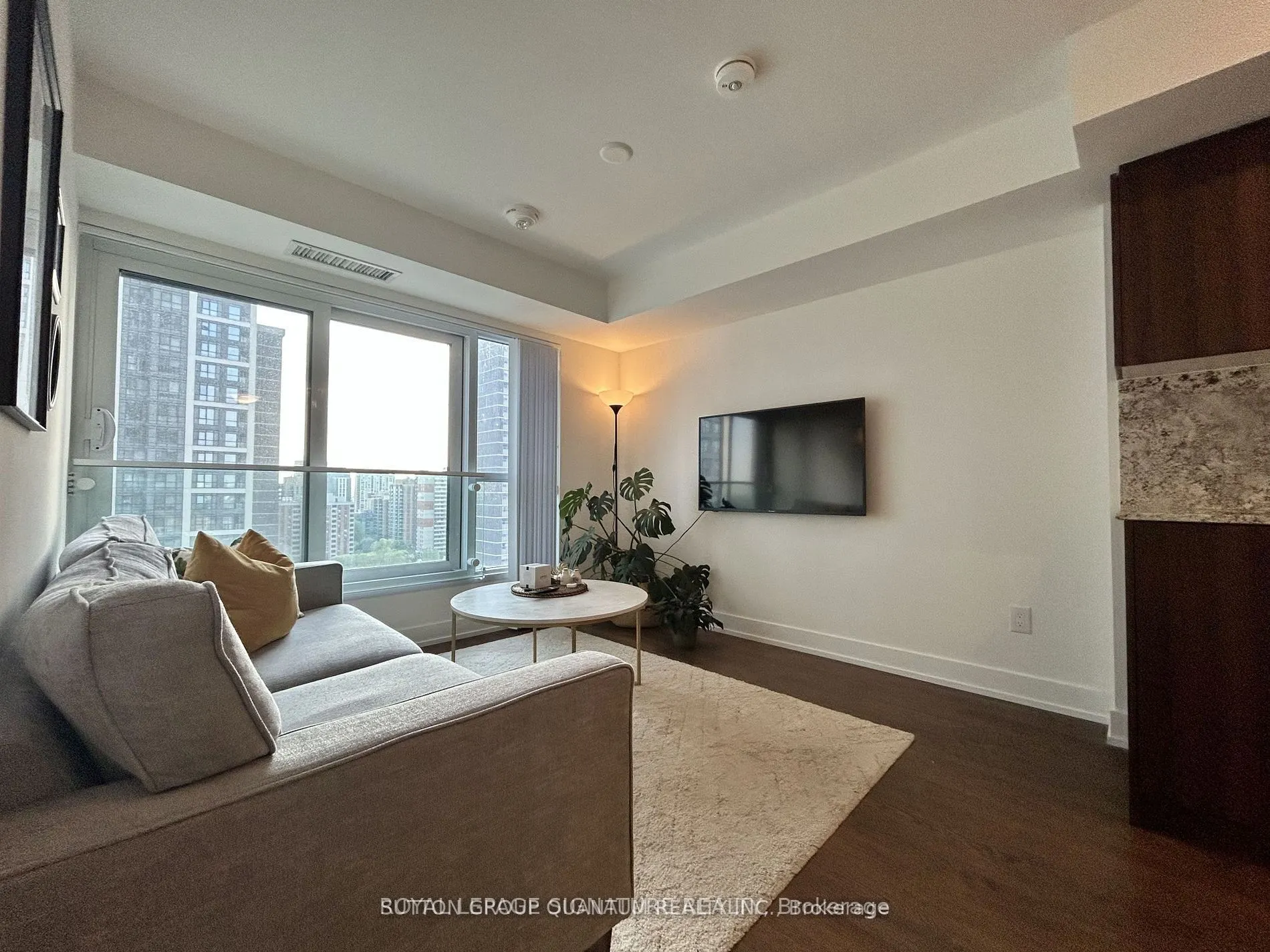 5 Mabelle Avenue, #1532