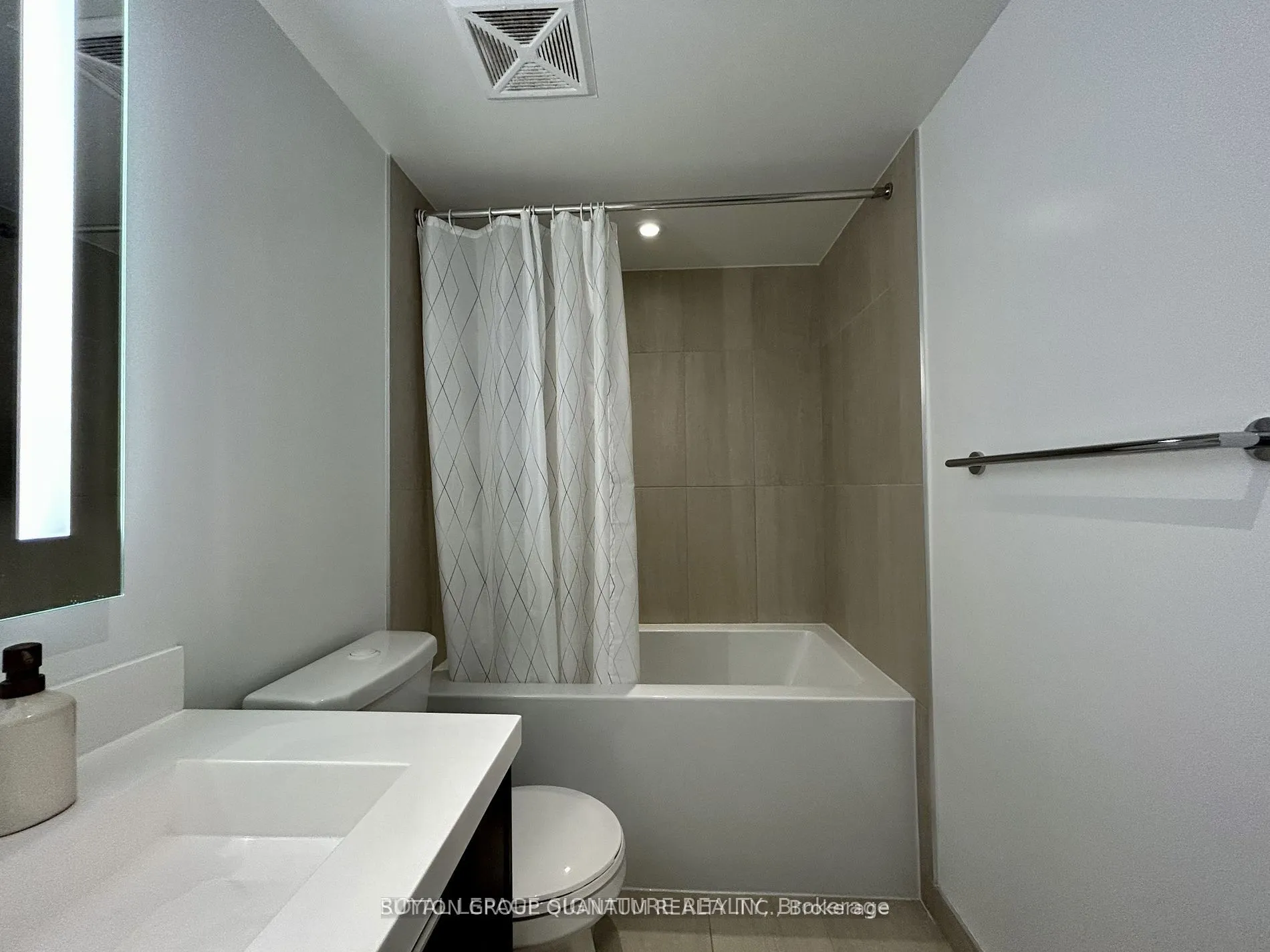 5 Mabelle Avenue, #1532