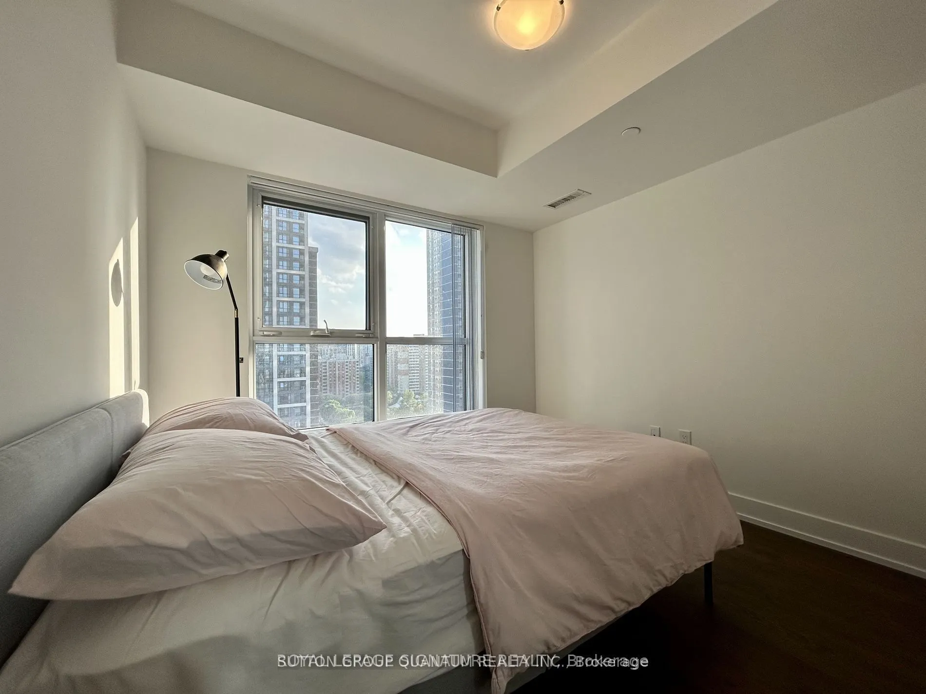 5 Mabelle Avenue, #1532