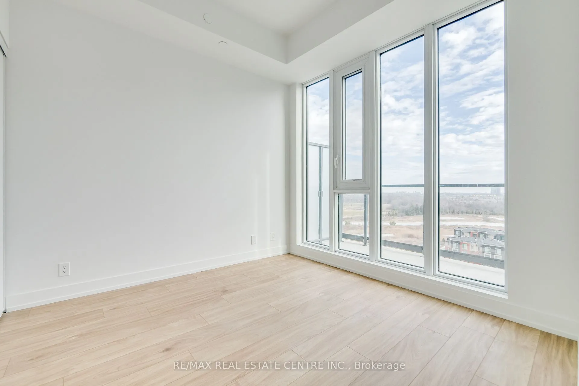 225 Veterans Drive, #1207
