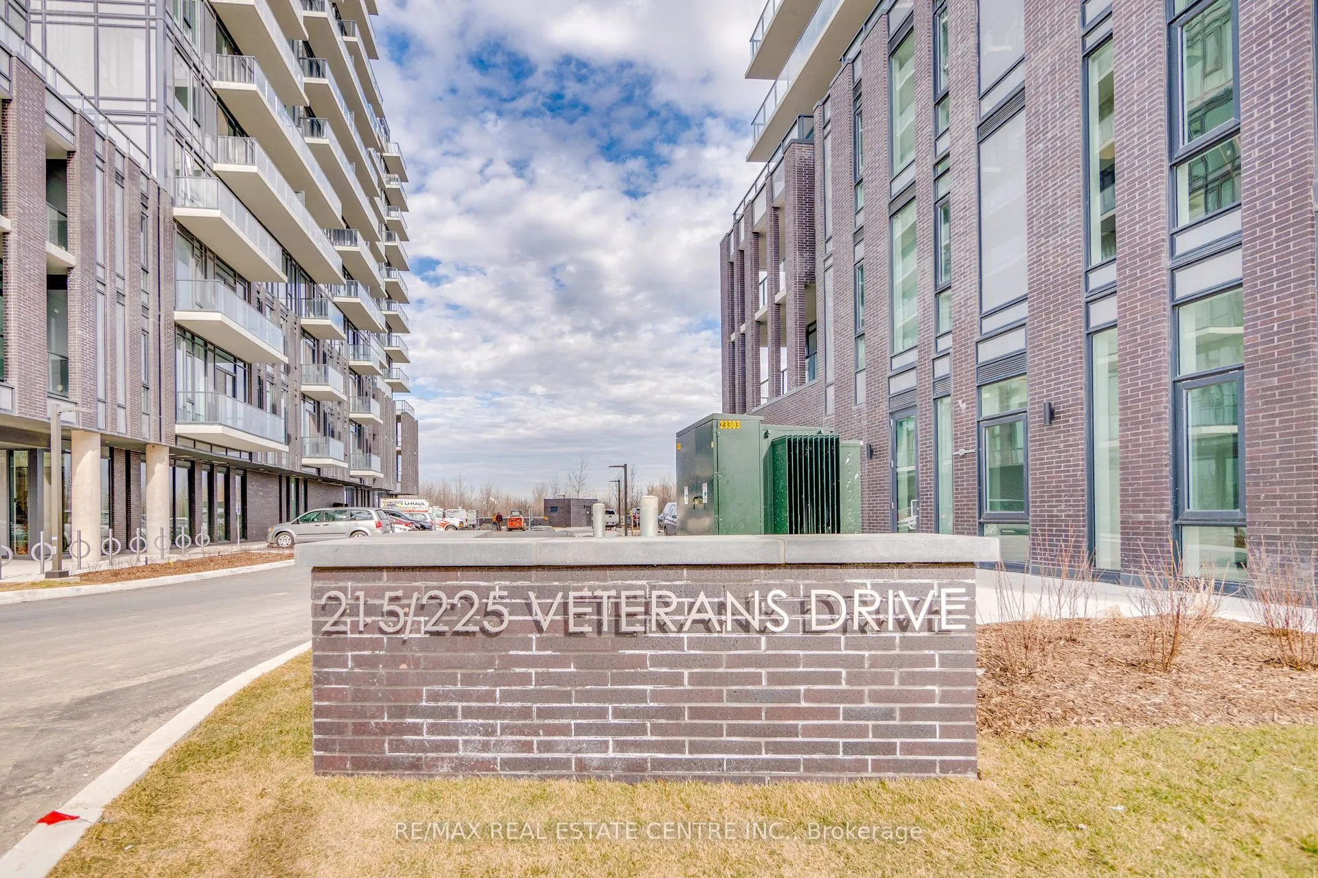 225 Veterans Drive, #1207