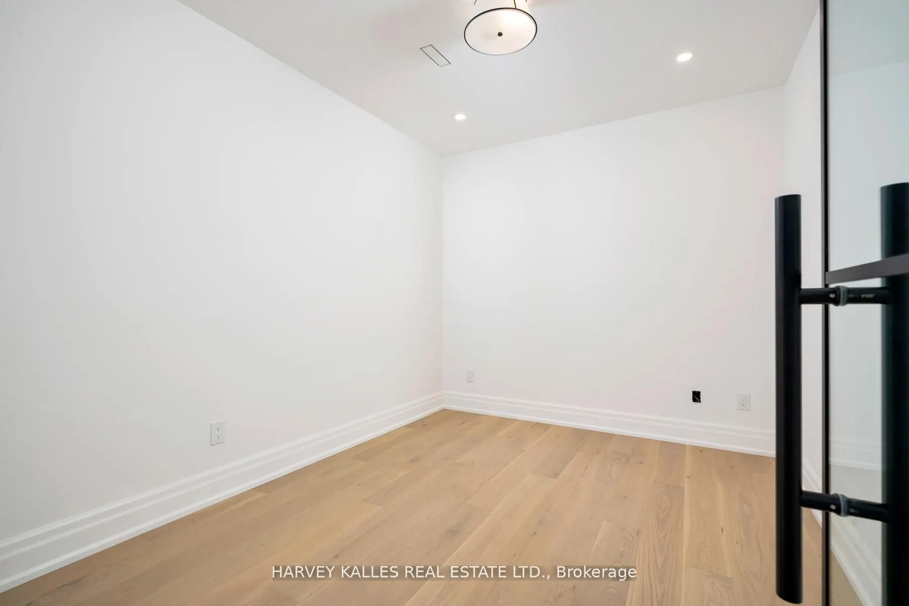 233 Lakewood Drive